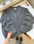 The grey speckled Henley (L)