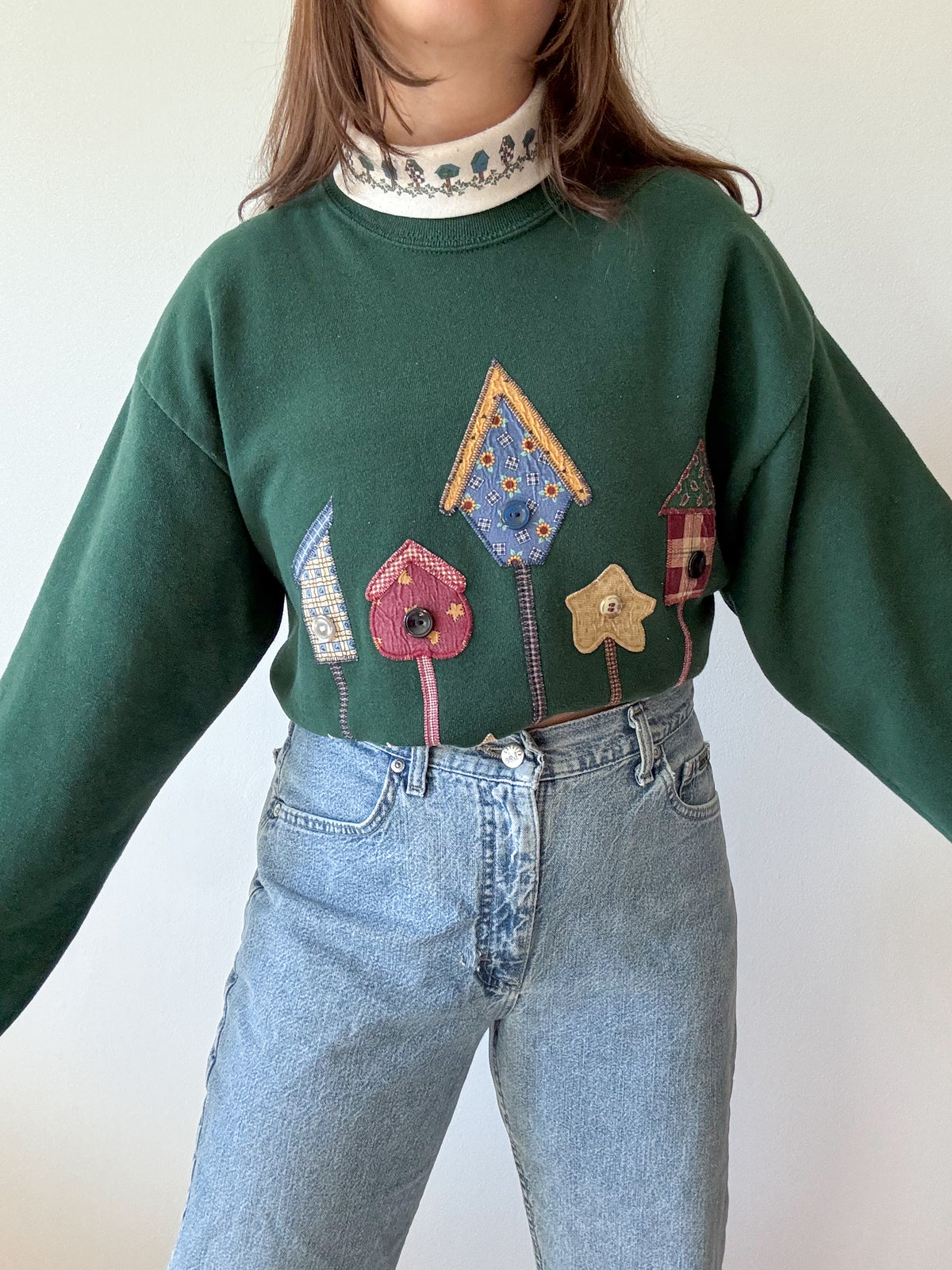 The Quilted Birdhouse Granny Crewneck (L)