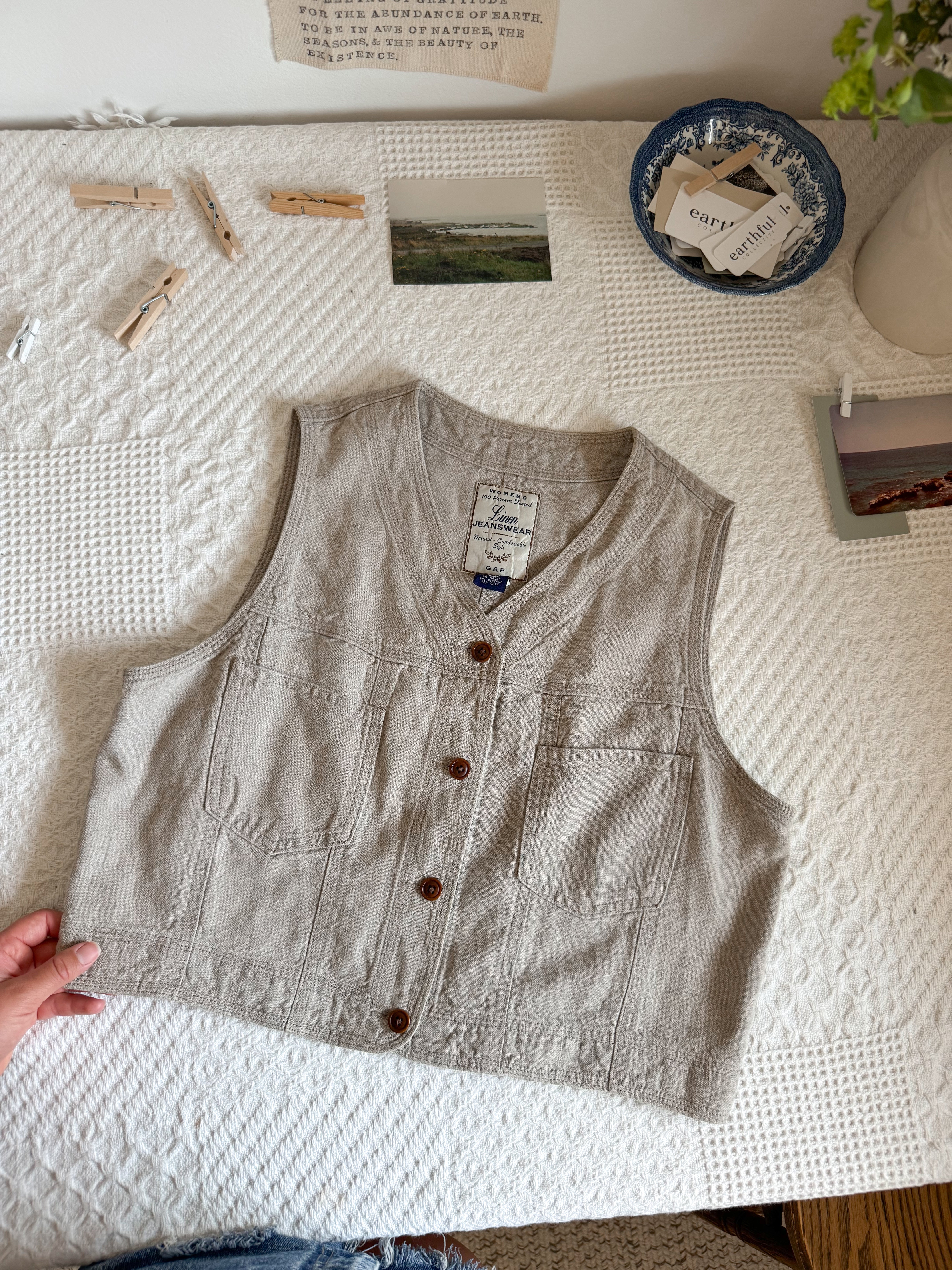 The Oat Linen Cropped Vest (S)