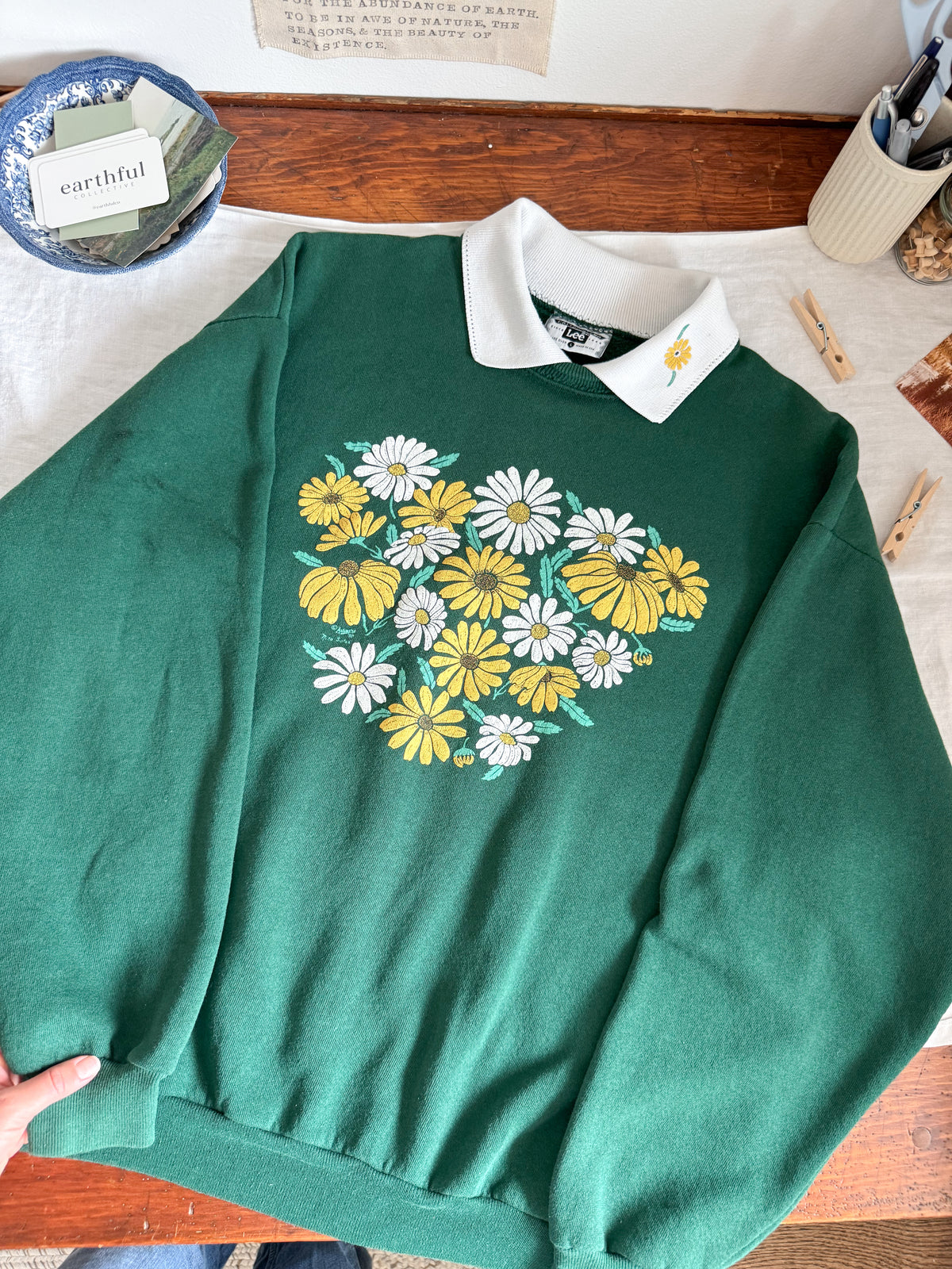 The Abstract Daisy Collared Crewneck (L)