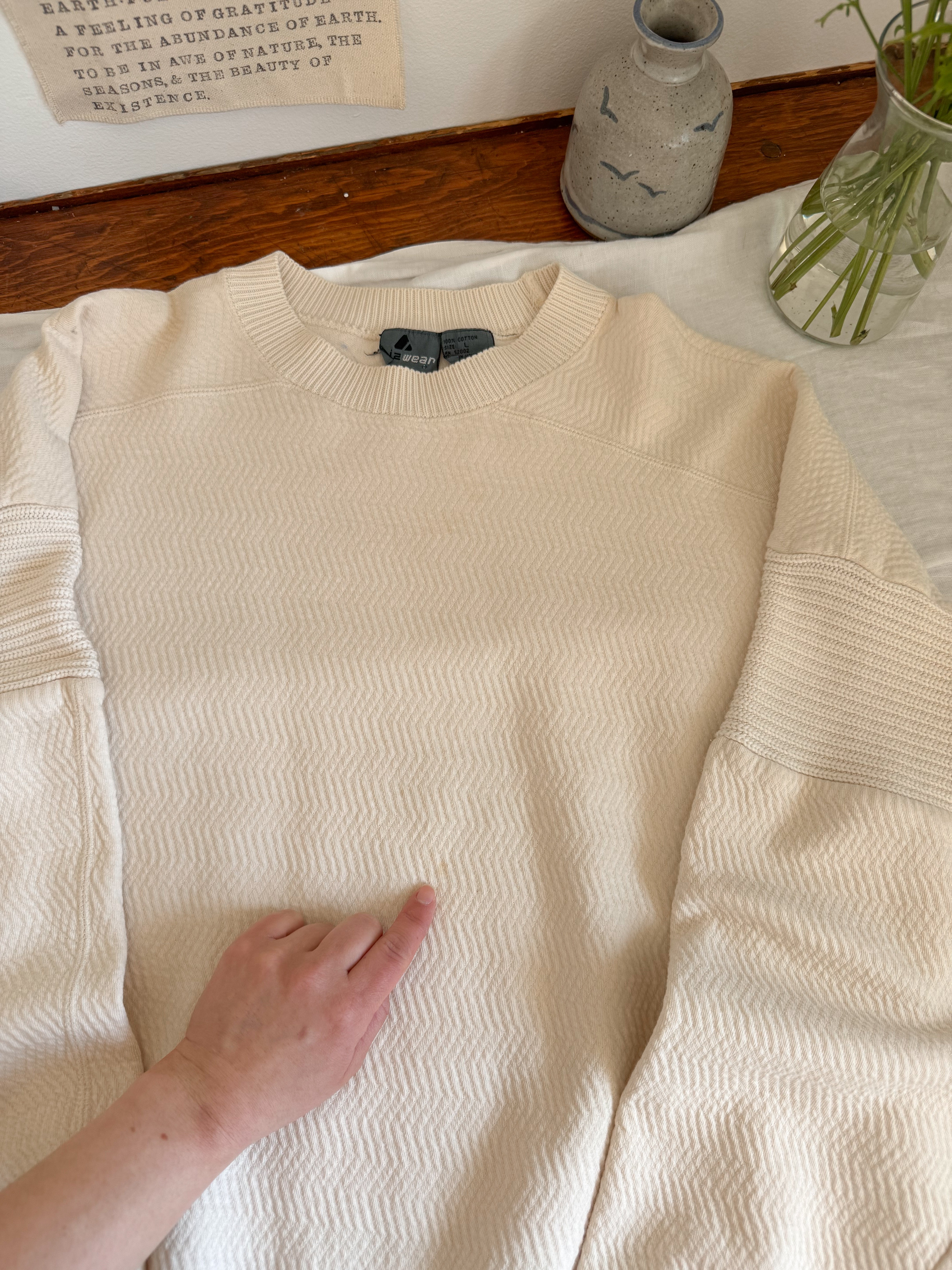 The Creamy Textured Crewneck (L)
