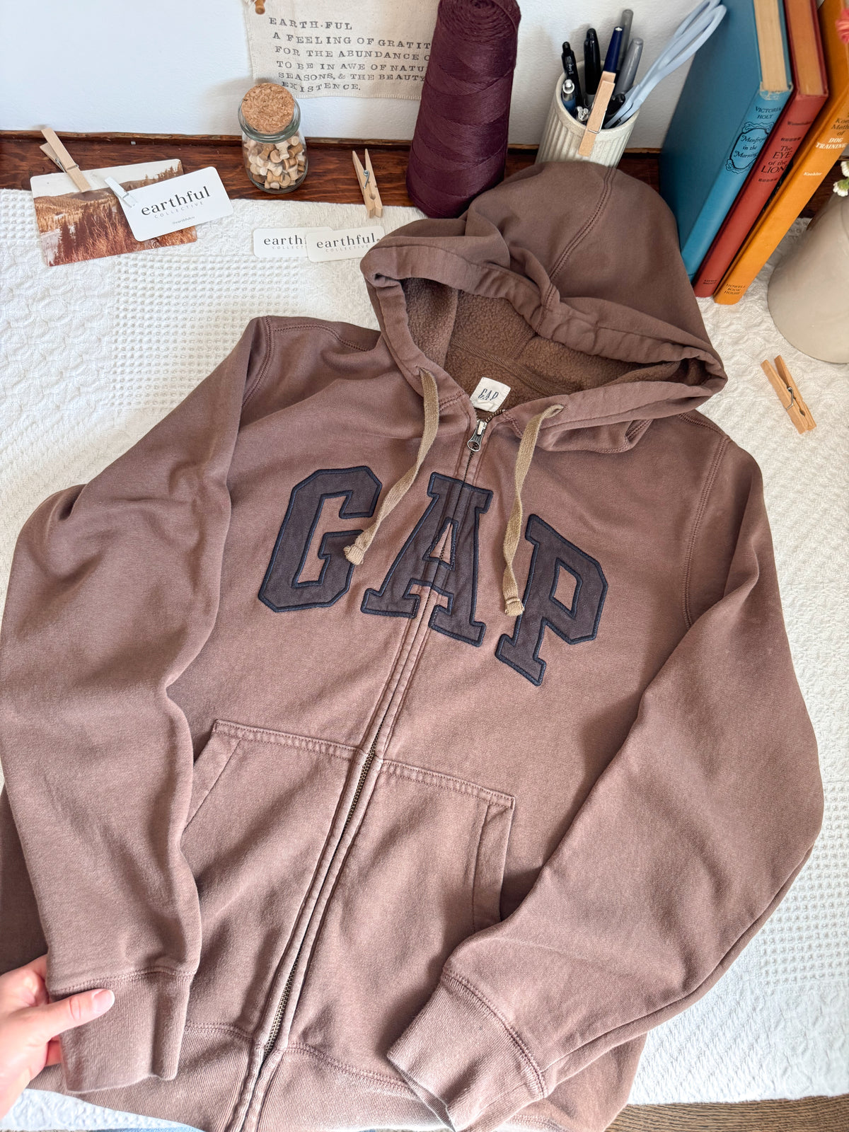 The Mocha Gap Hooded Zip Up (L)