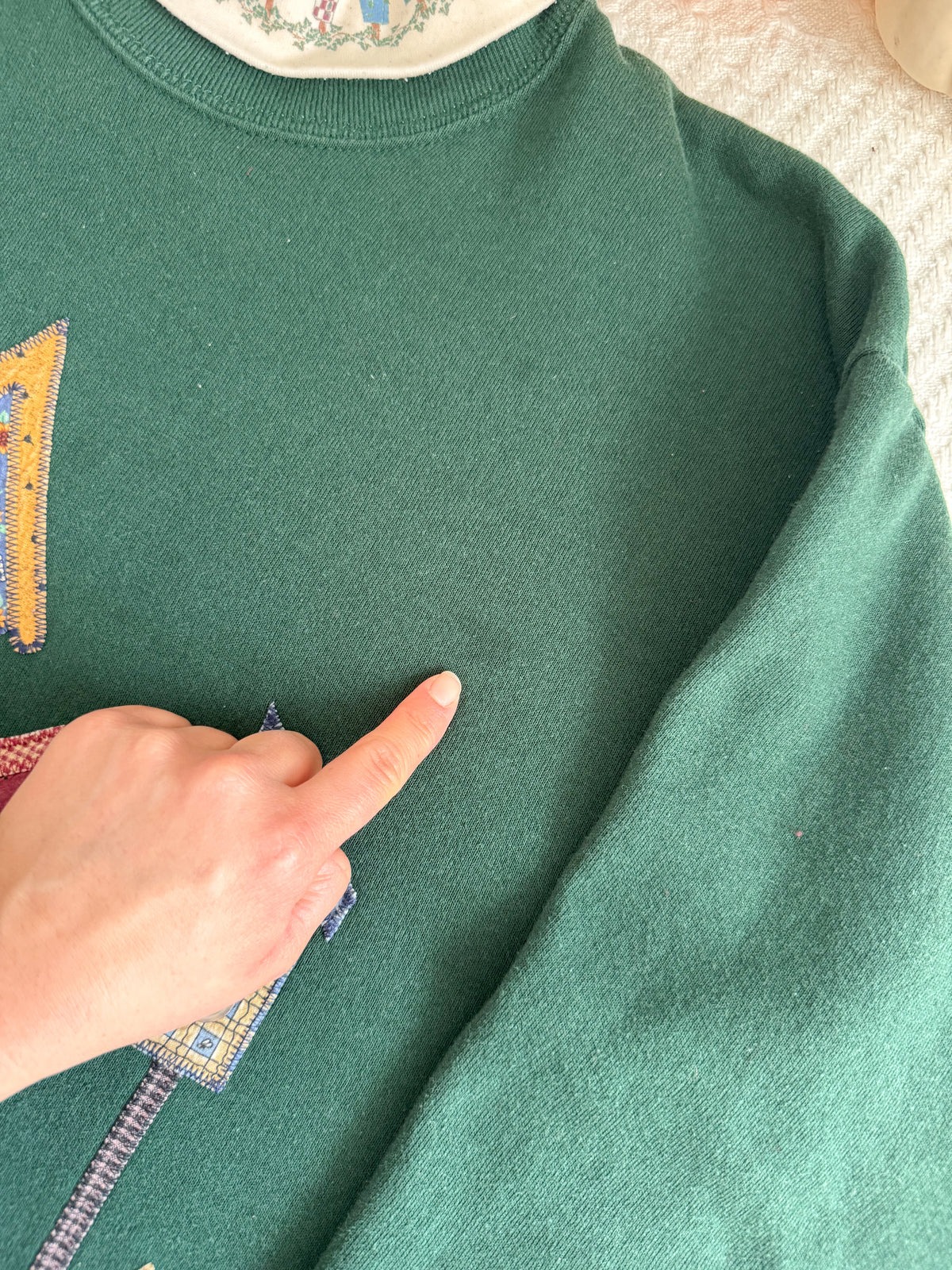 The Quilted Birdhouse Granny Crewneck (L)