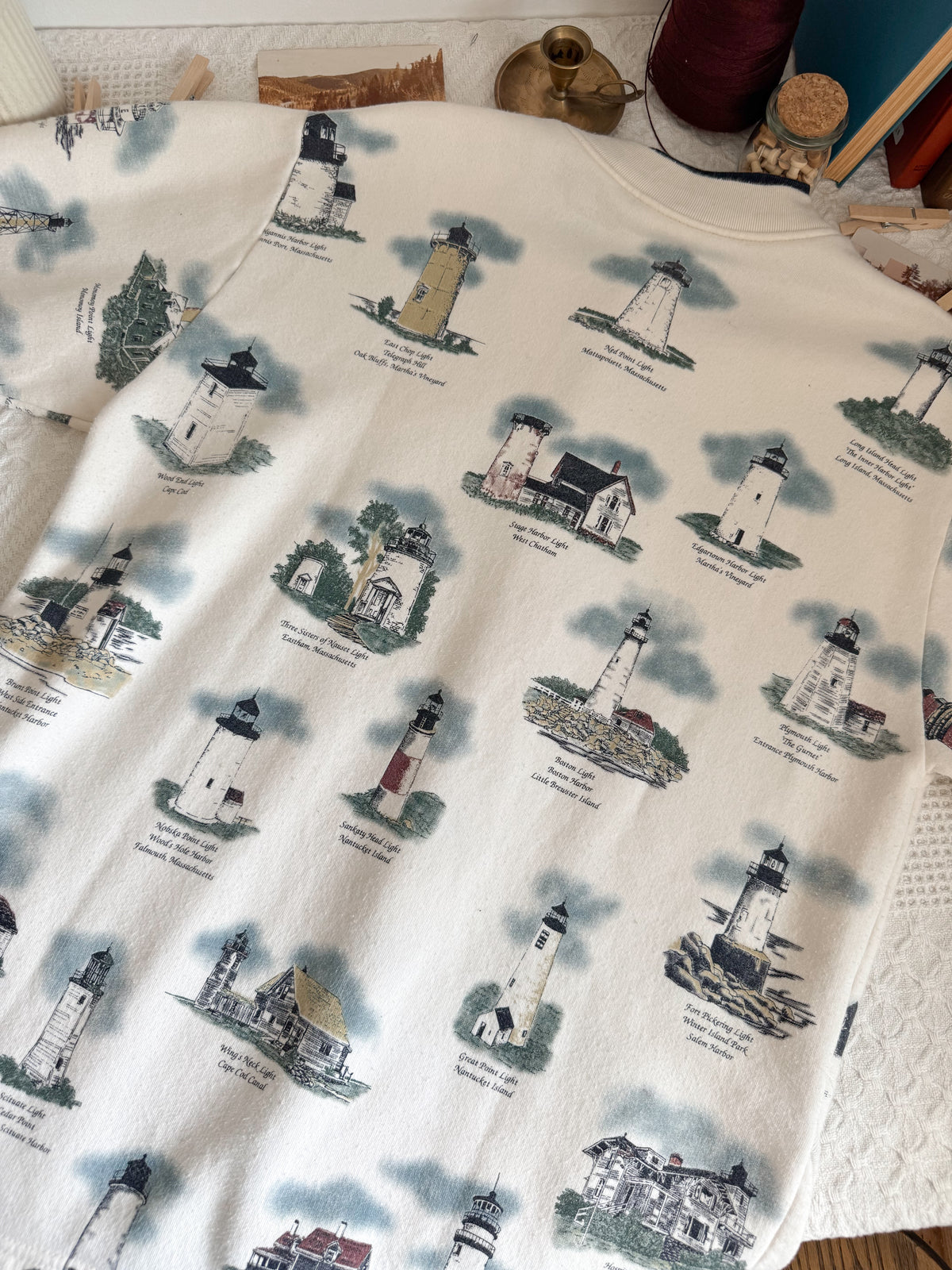 The East Coast Lighthouse Sweatshirt Cardigan (L)