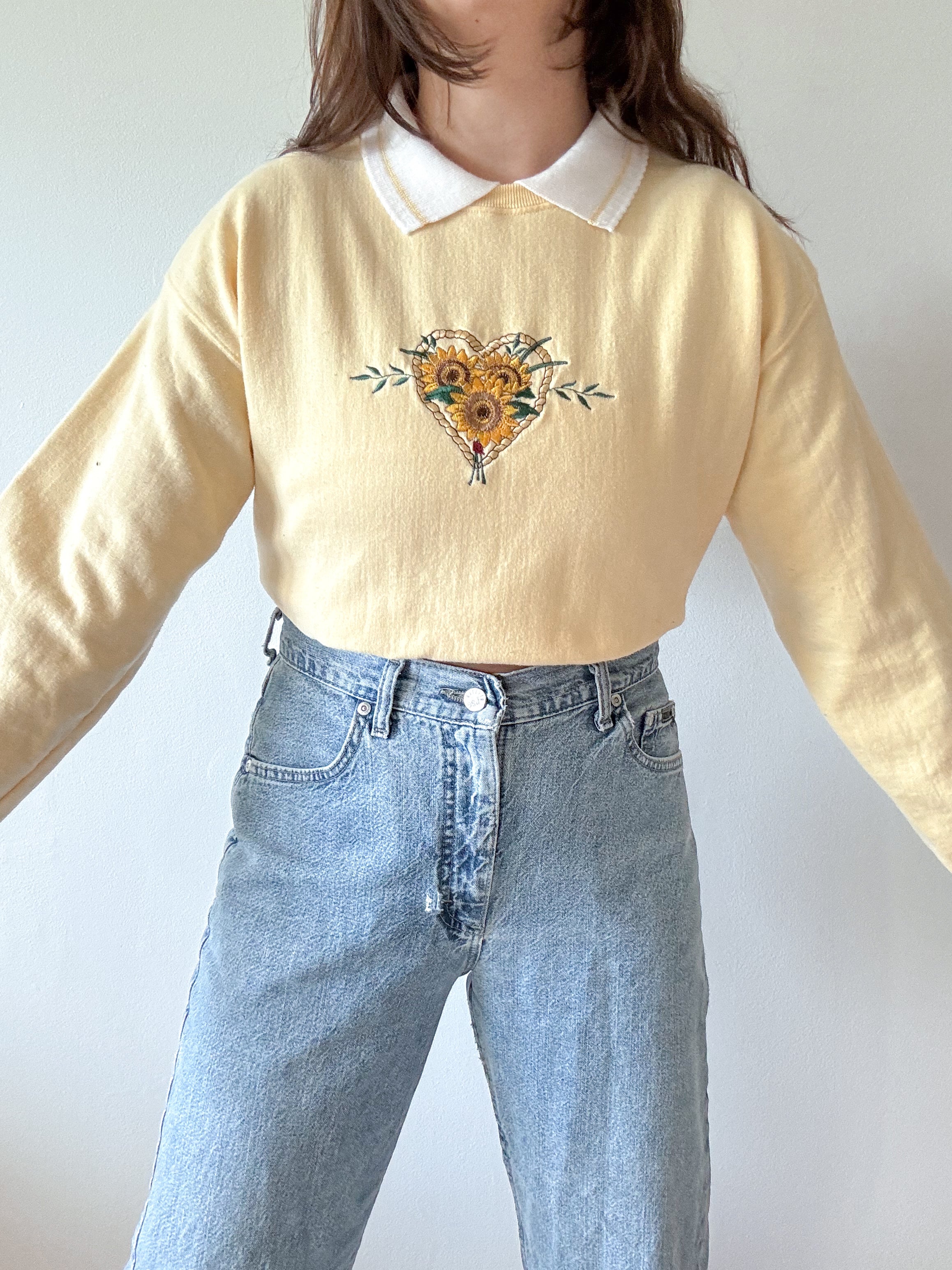 The Yellow Sunflower Granny Crewneck (M)