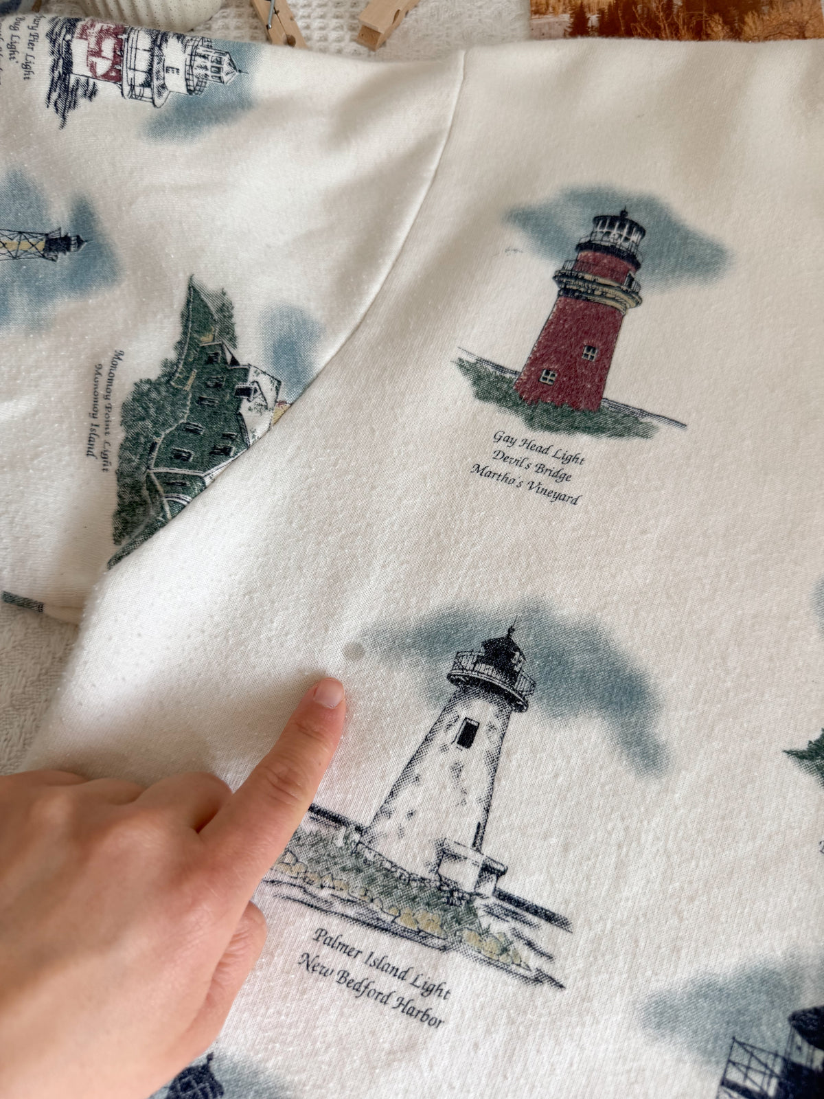The East Coast Lighthouse Sweatshirt Cardigan (L)