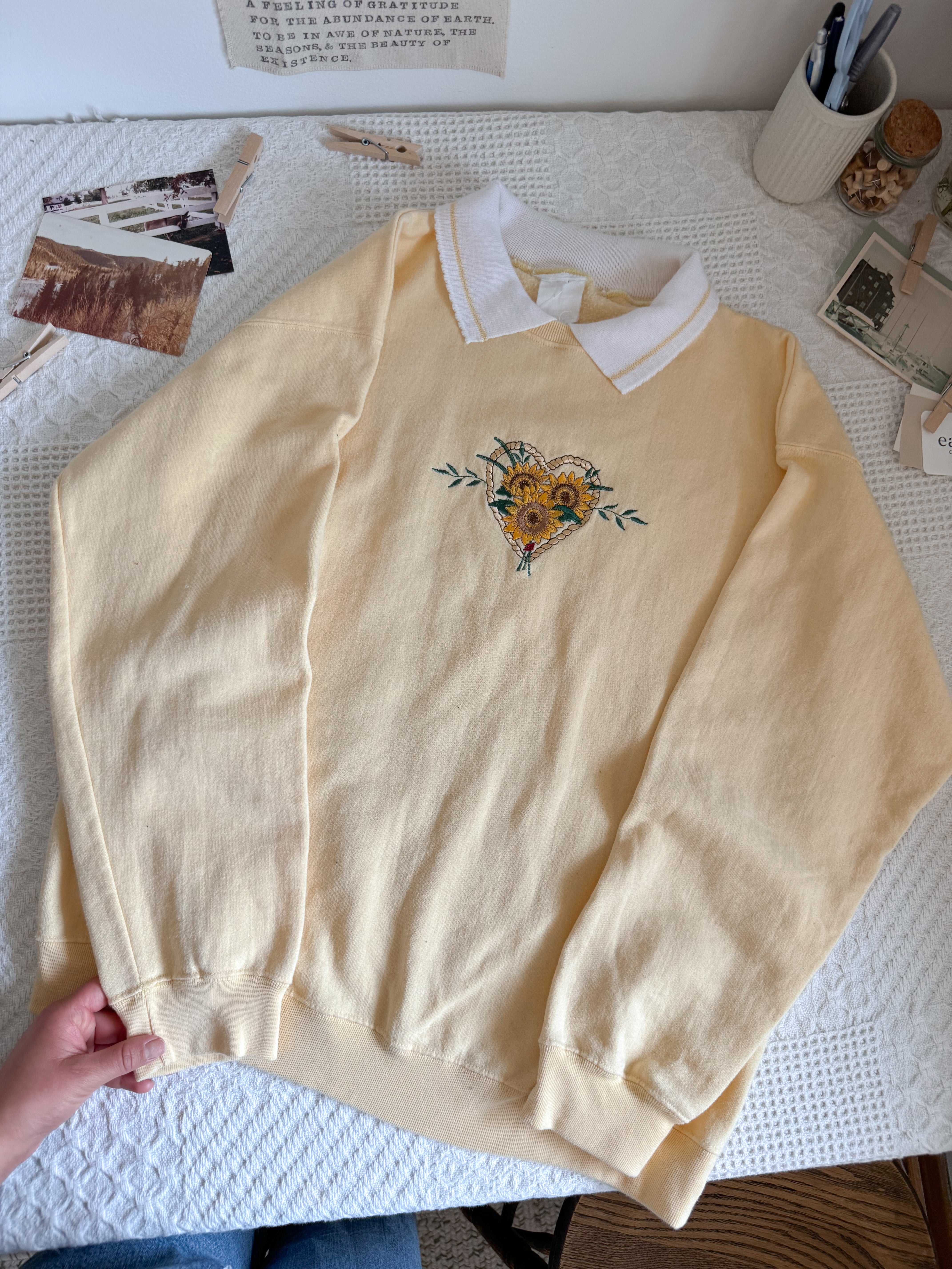 The Yellow Sunflower Granny Crewneck (M)