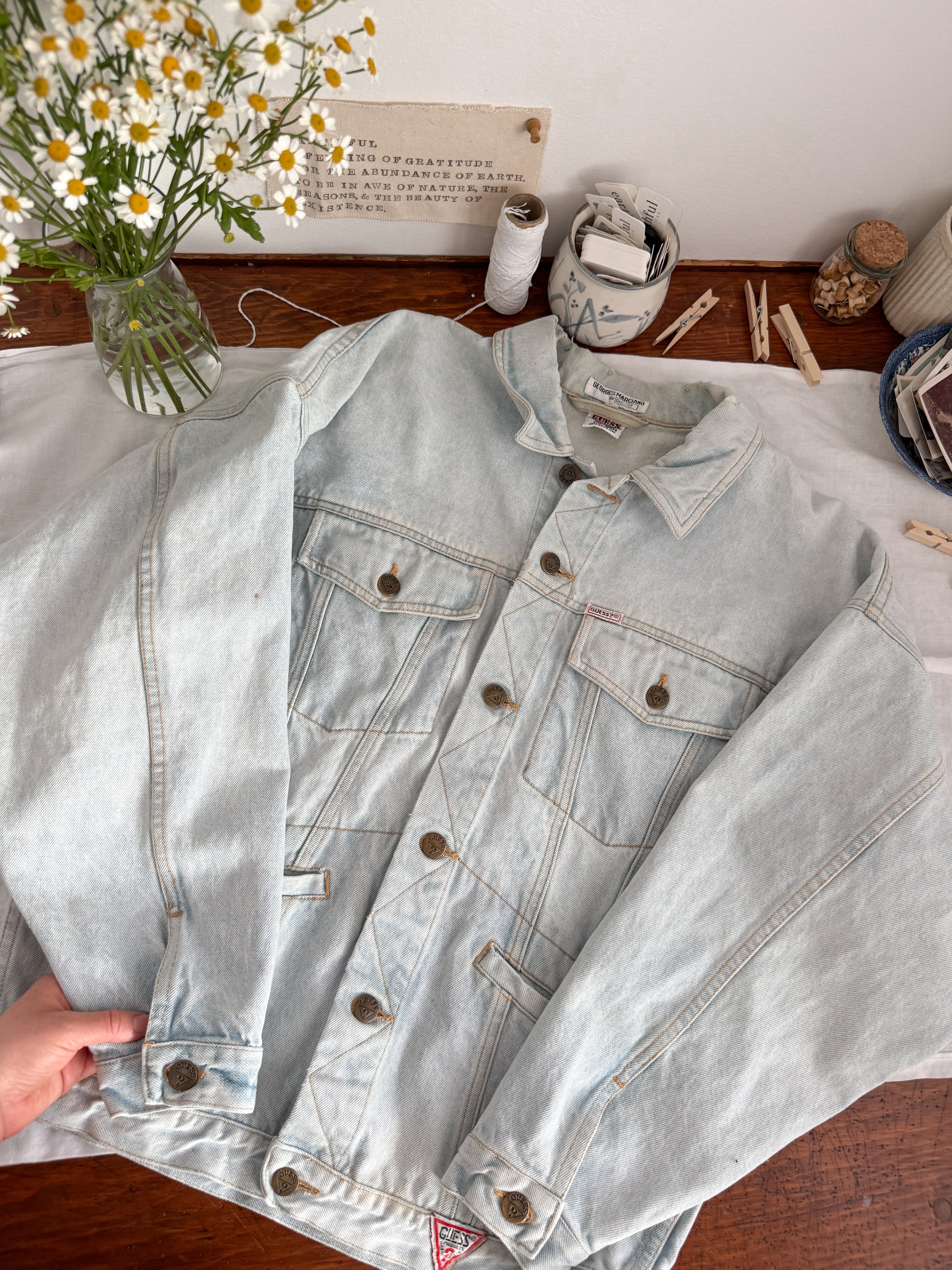 The Light Wash Western Denim Jacket (M)