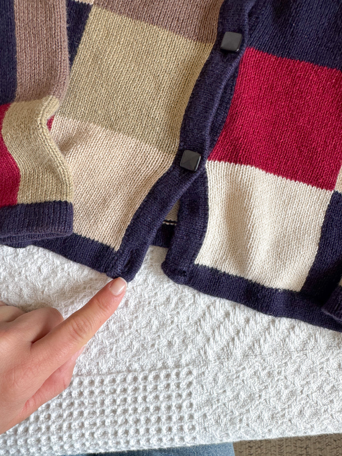 The Trendy Checkered Cardigan (M)