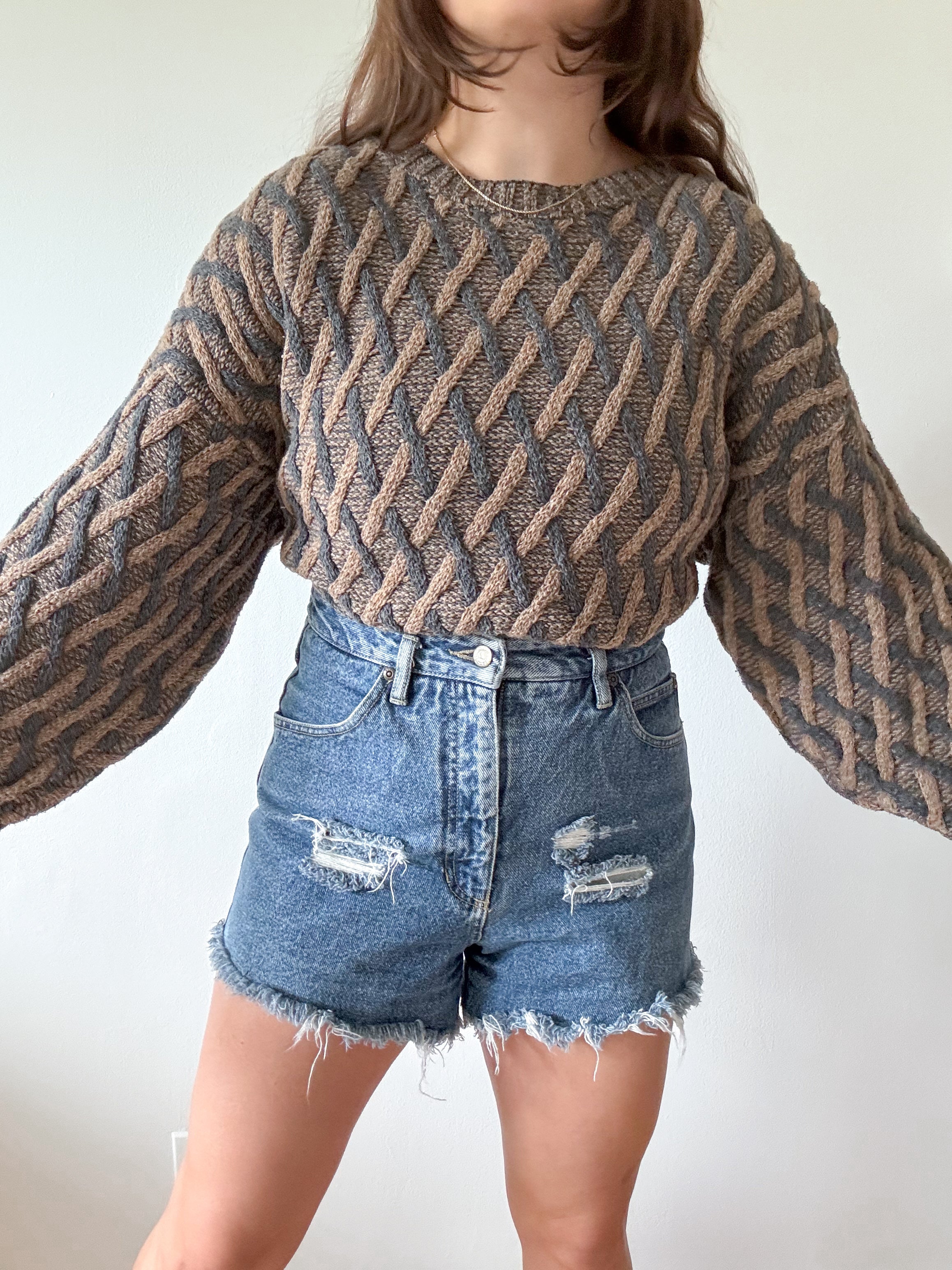 The Woven Neutral Sweater (XXL)