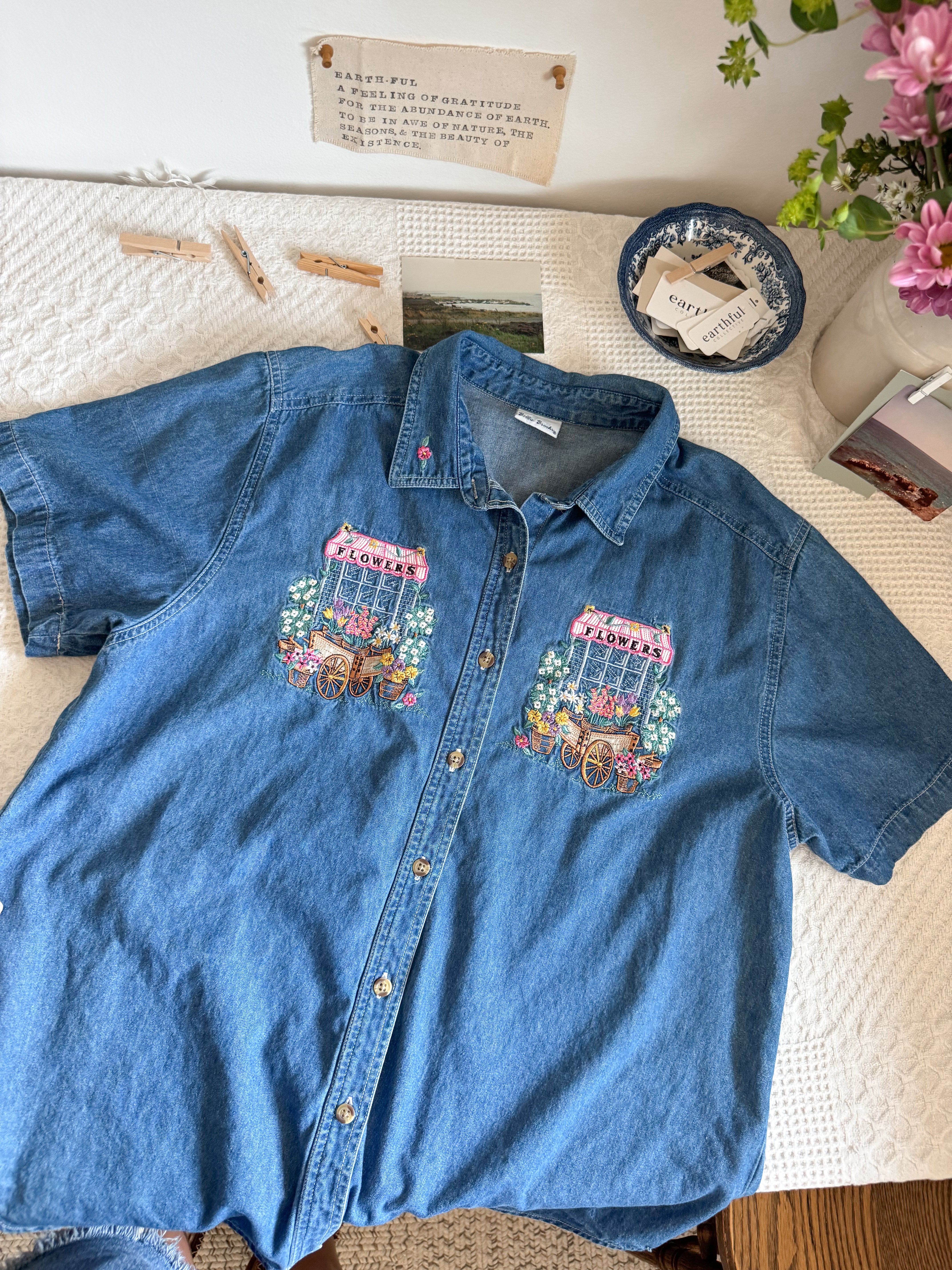 The Flower Stand Button Up (XL)