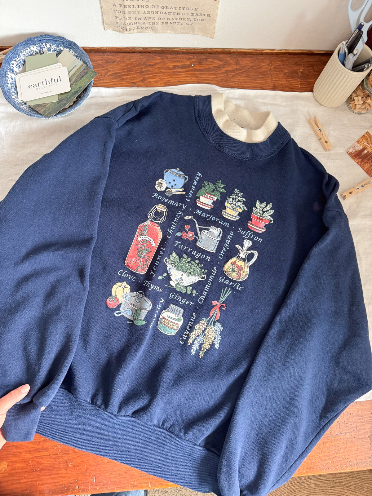 The Herbs &amp; Spices Granny Crewneck (L)