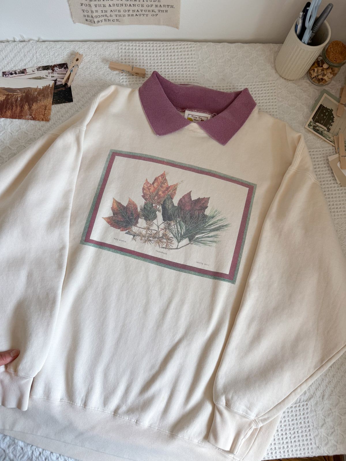 The Creamy Maple Collared Crewneck (L)