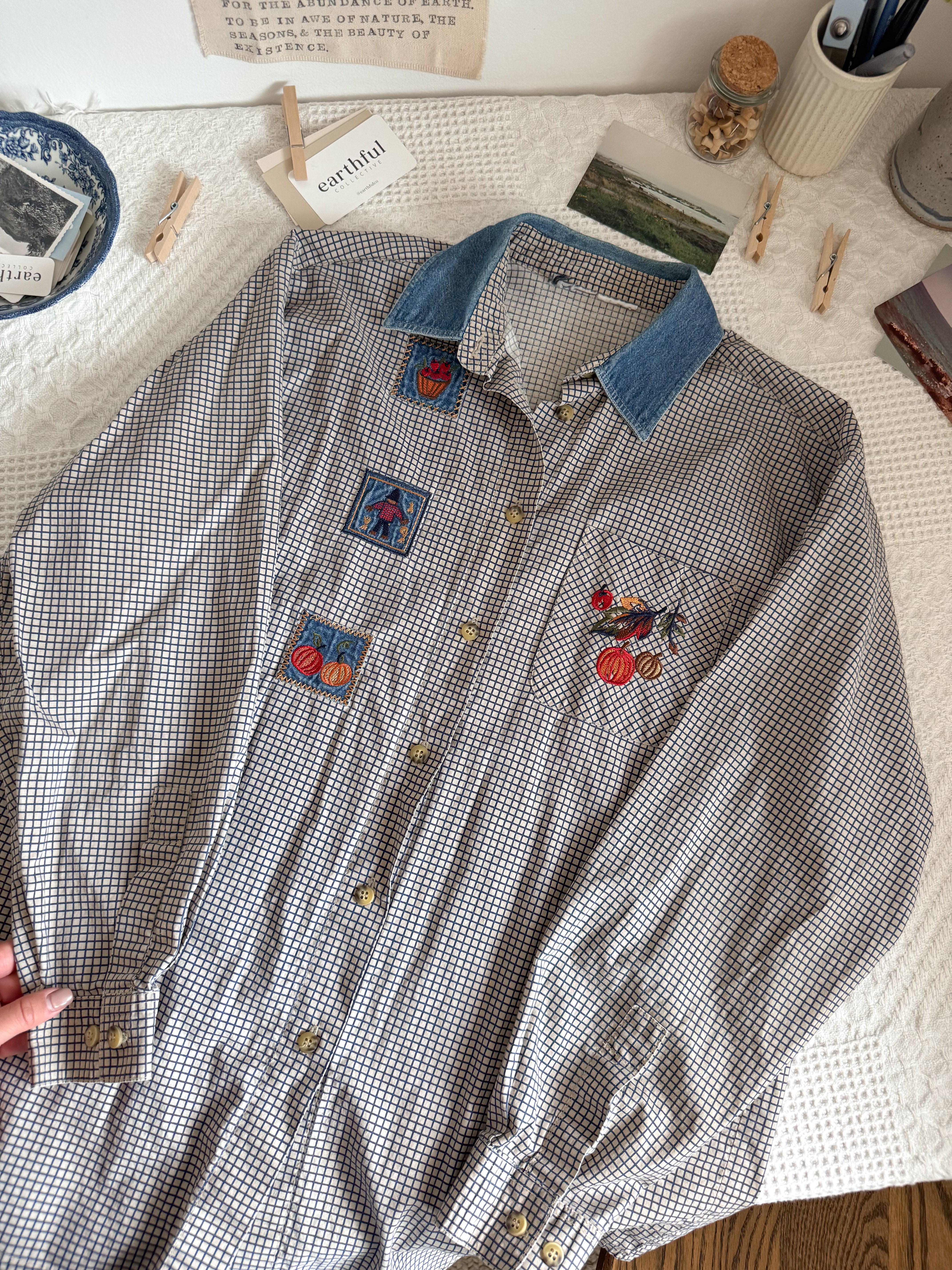 The Harvest Grid Button Up (M)