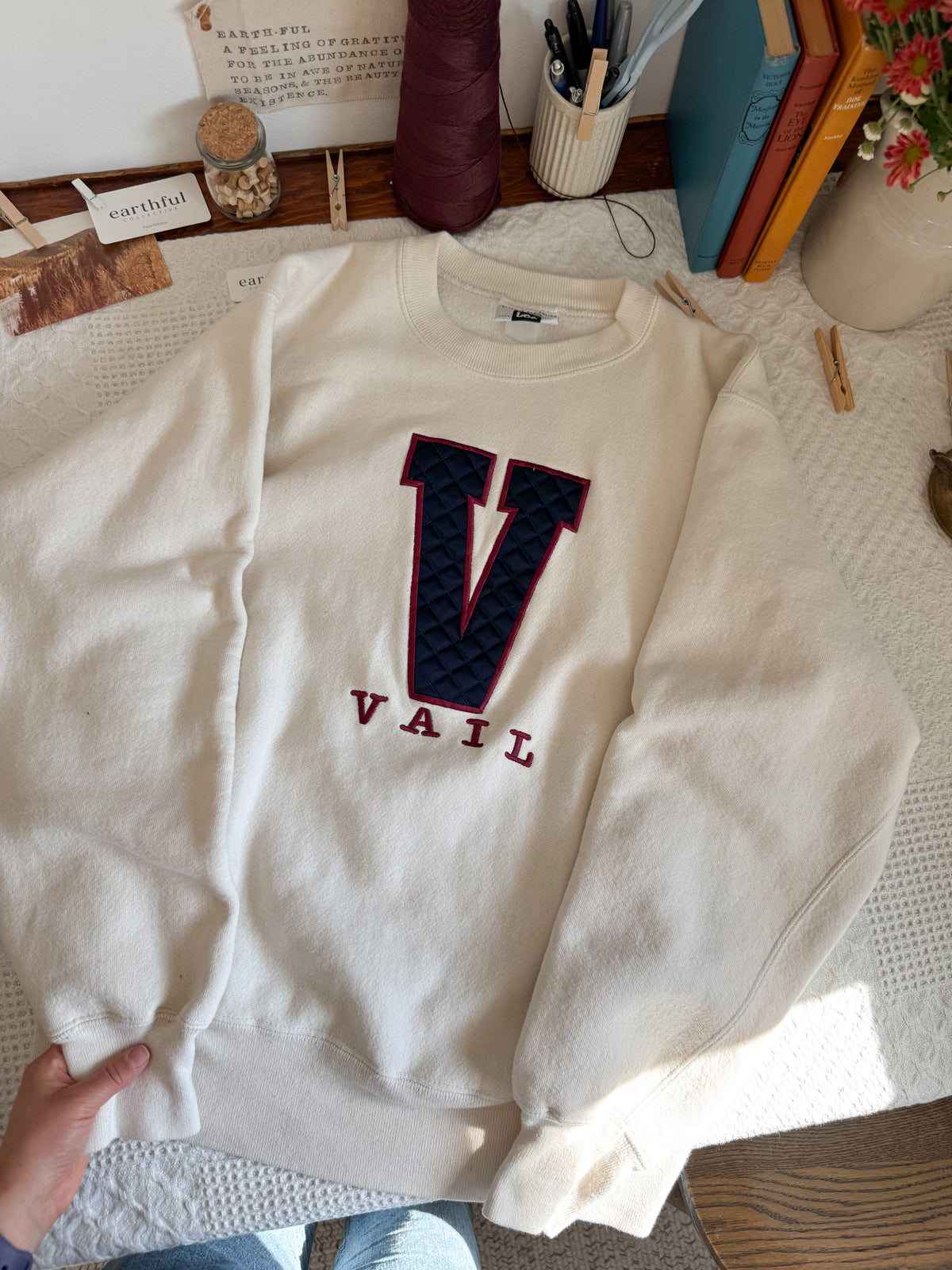 The Retro Vail Crewneck (L)