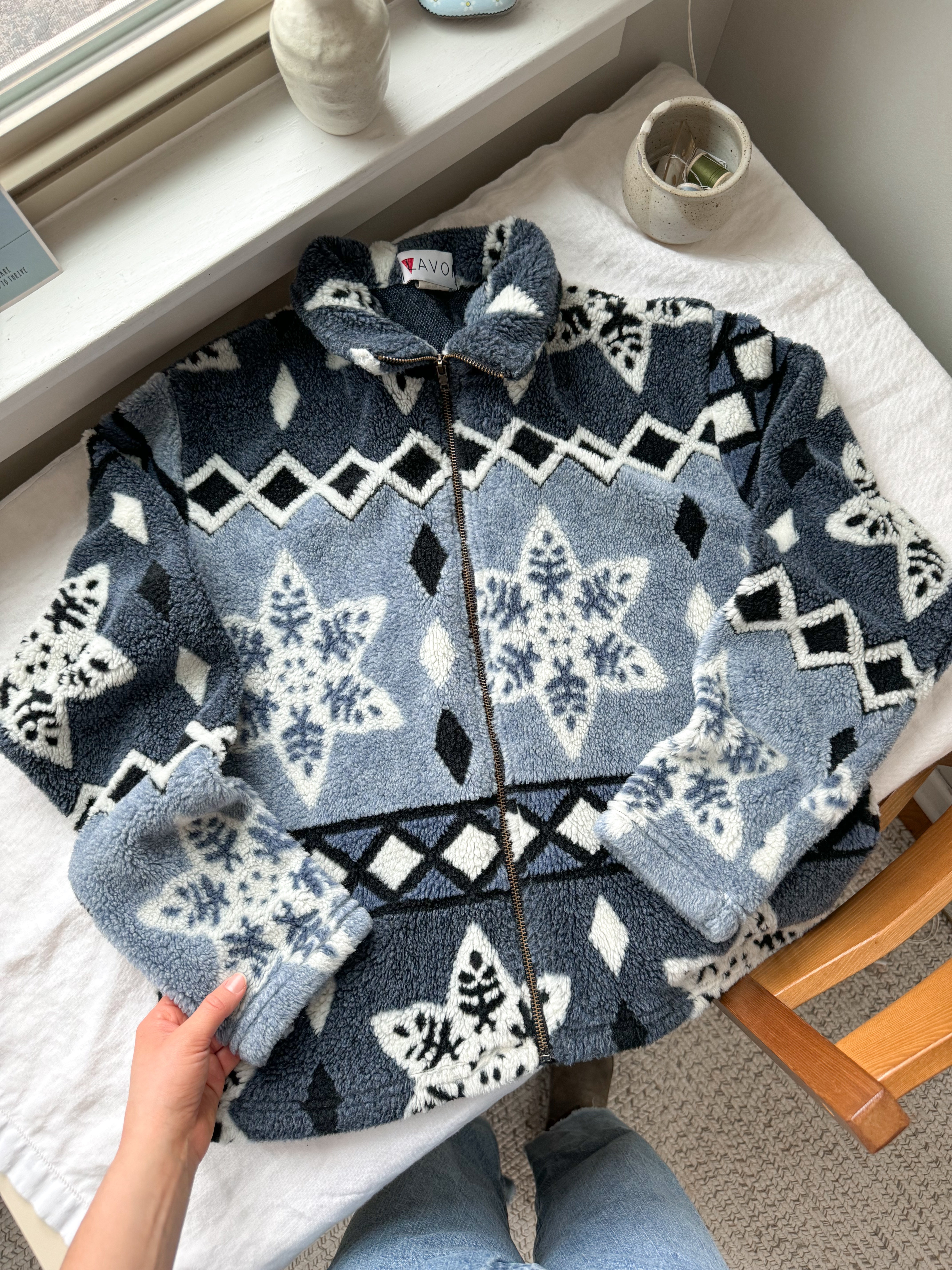 The Snowflake Sherpa Zip Up (M)