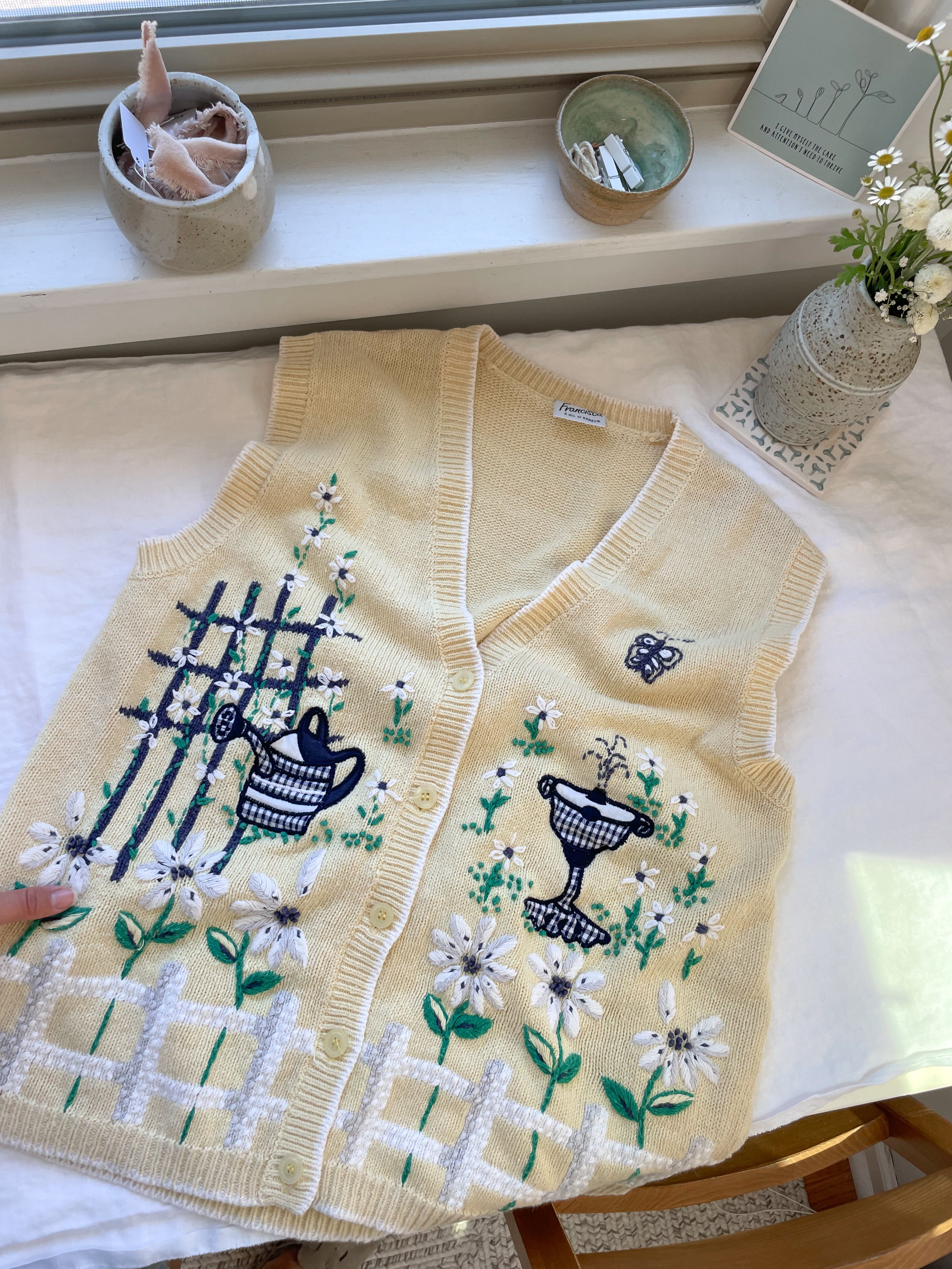 The Pale Yellow Garden Sweater Vest (L)