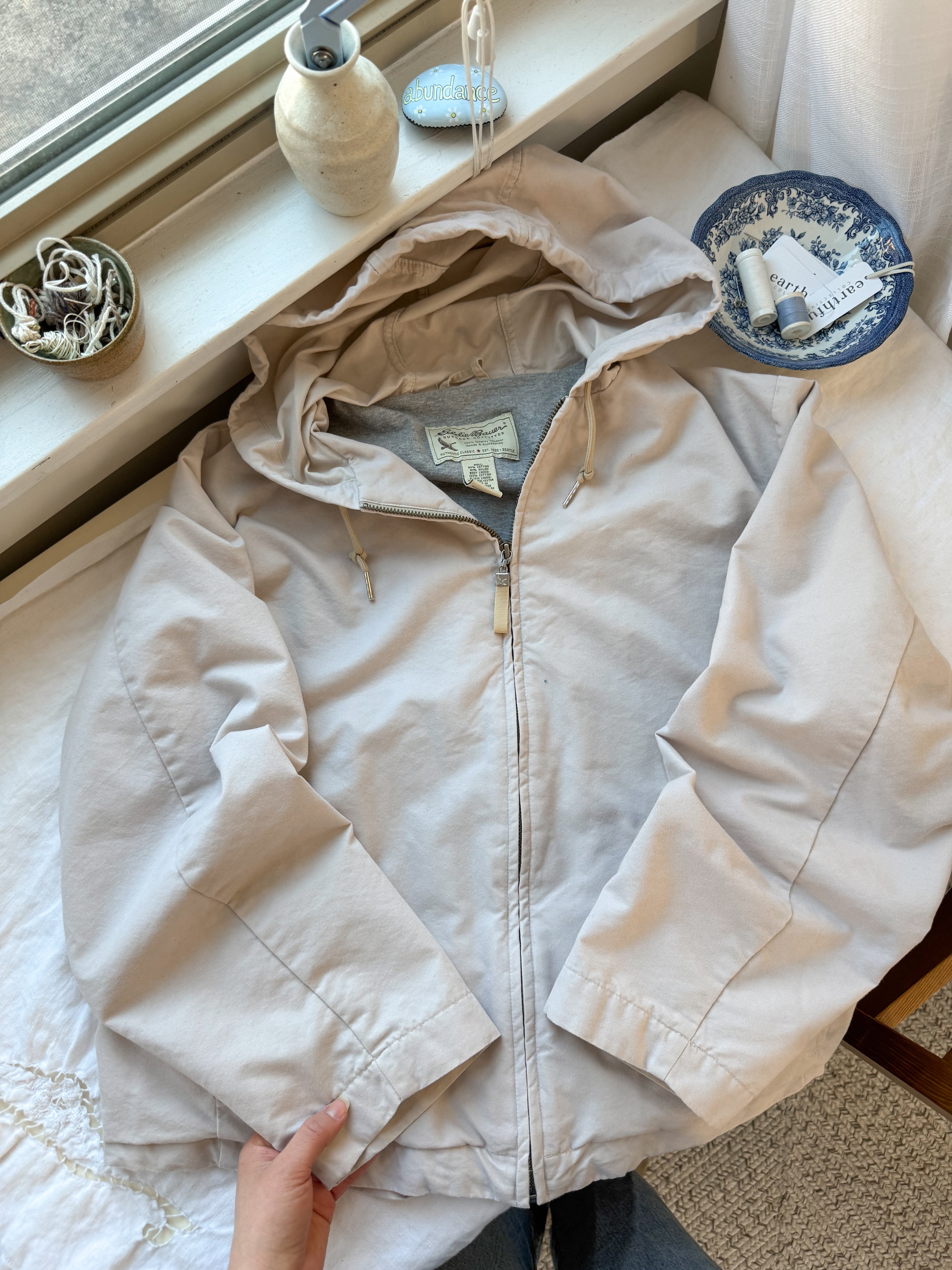 The Lightweight Ivory Hoodie (M)