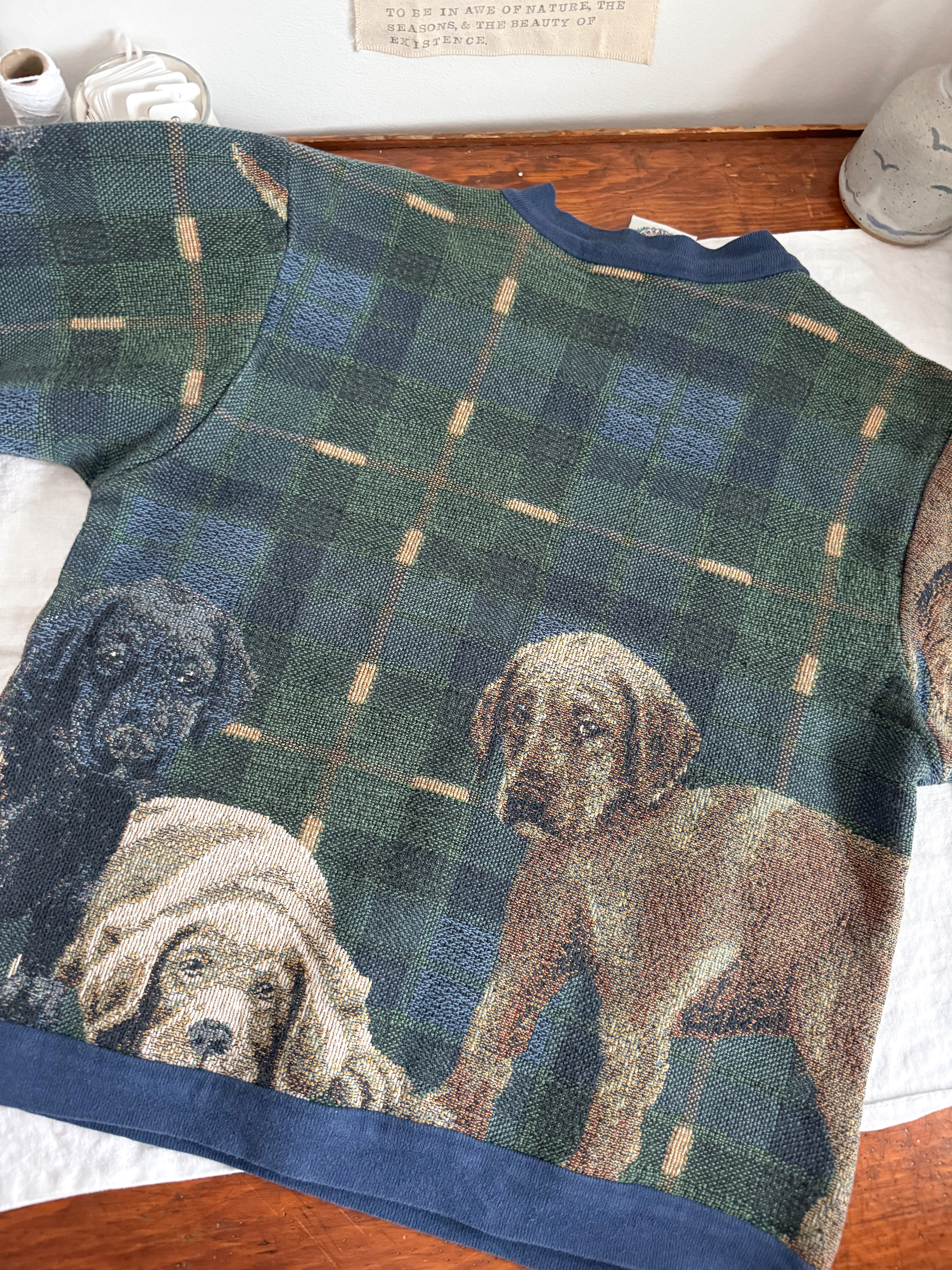 The Labrador Tapestry Crewneck (L)