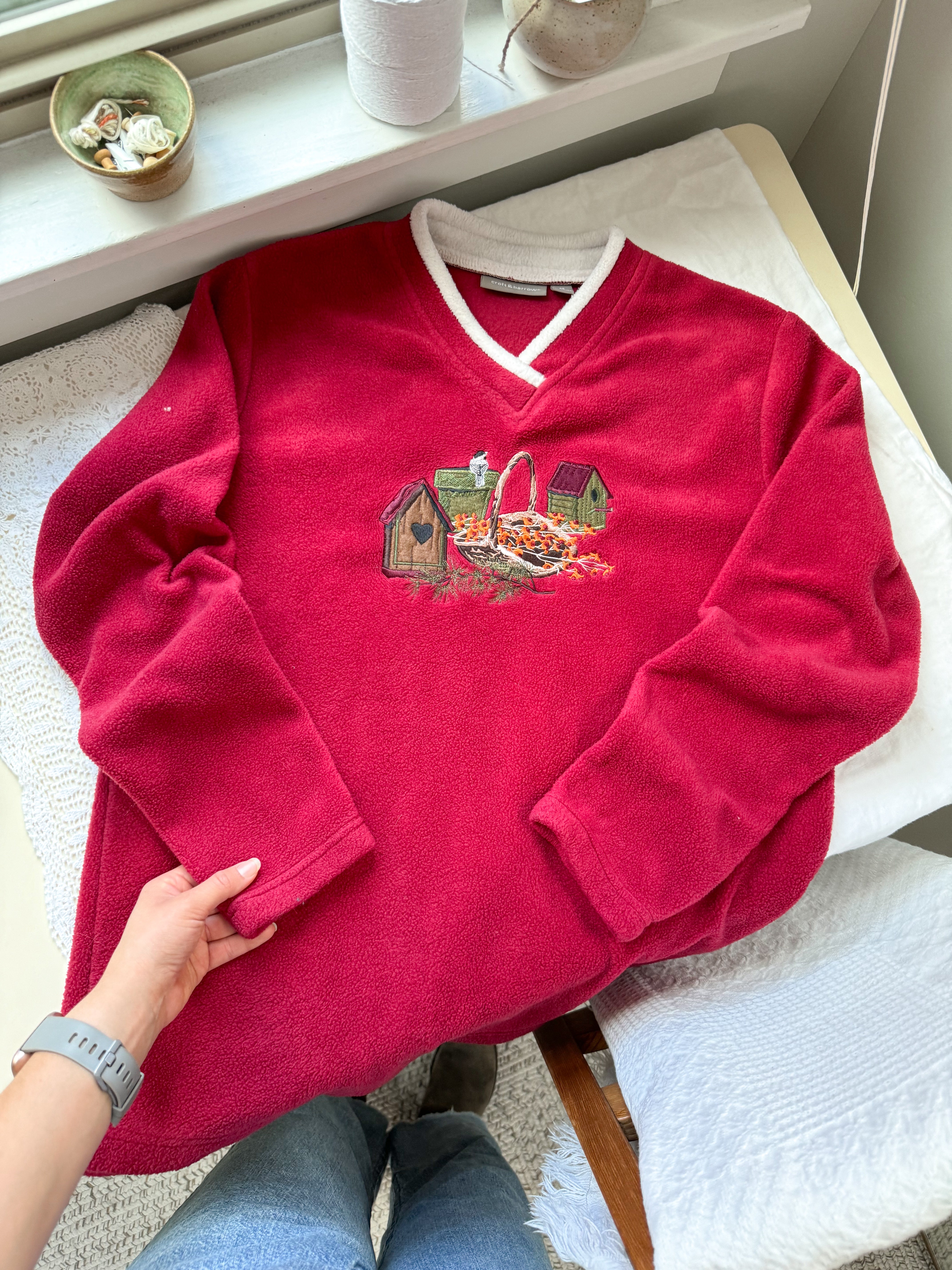 The Fuzzy Birdhouse Crewneck (M)