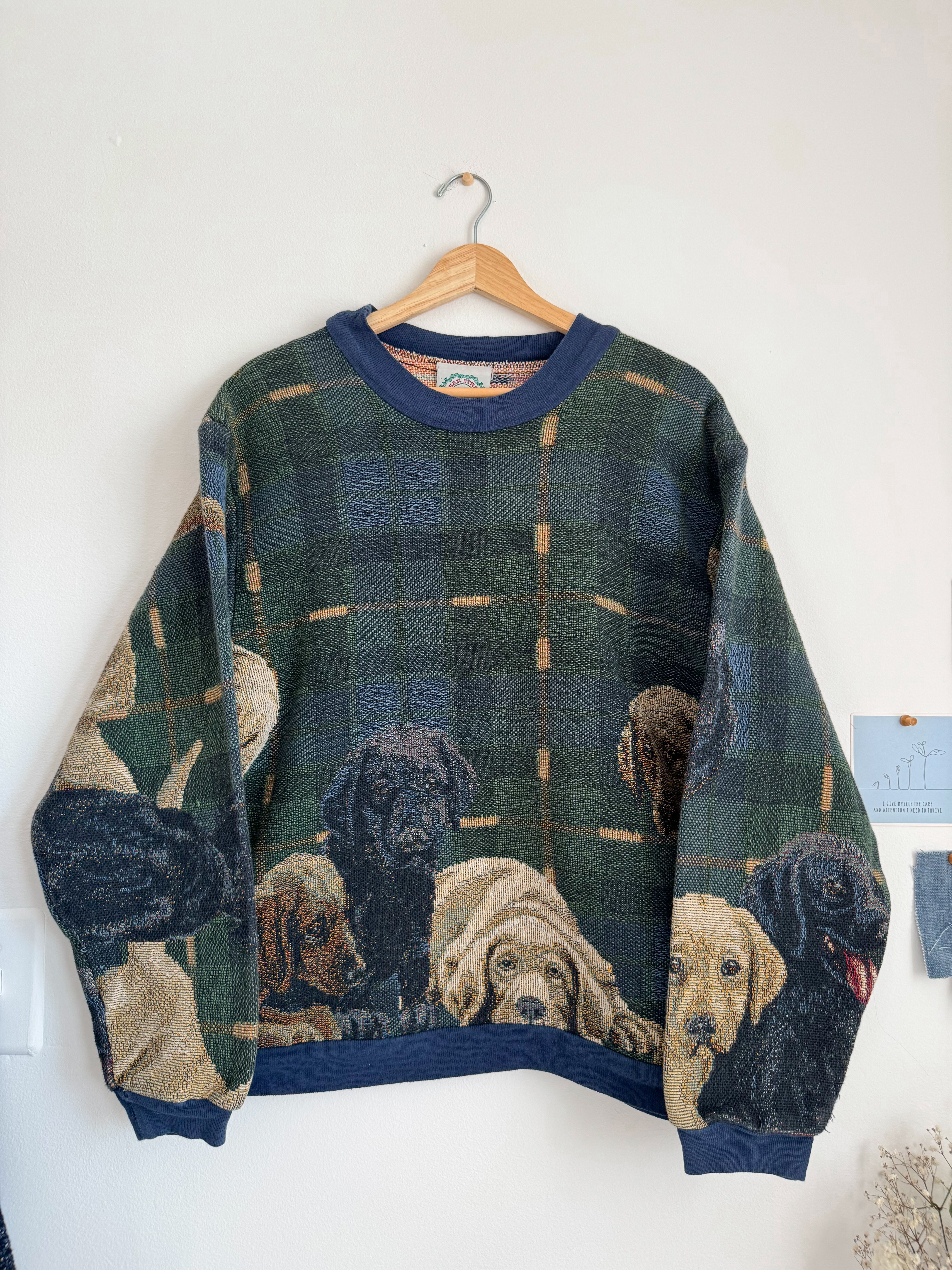 The Labrador Tapestry Crewneck (L)