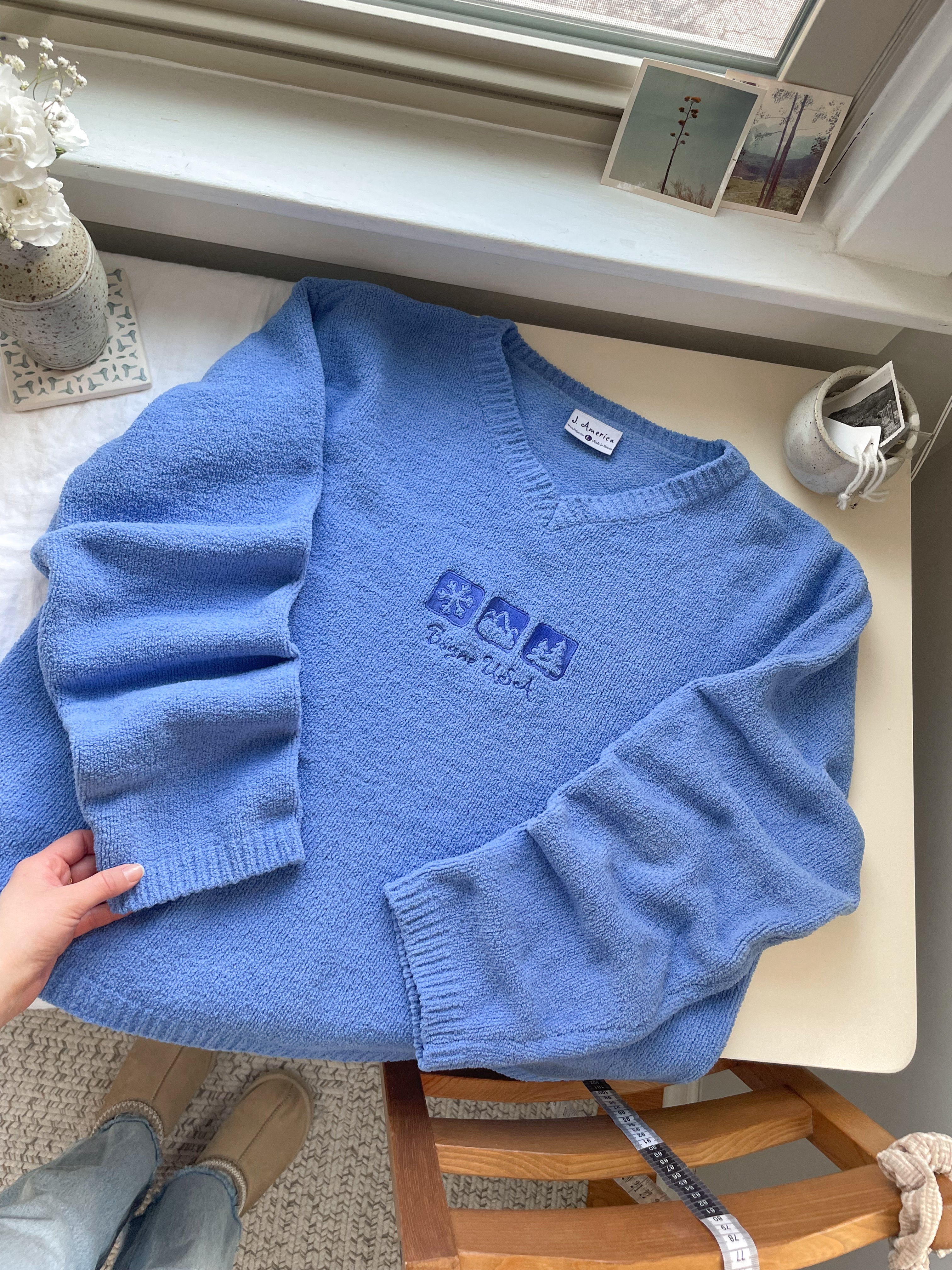 The Periwinkle Fuzzy Crewneck (L)