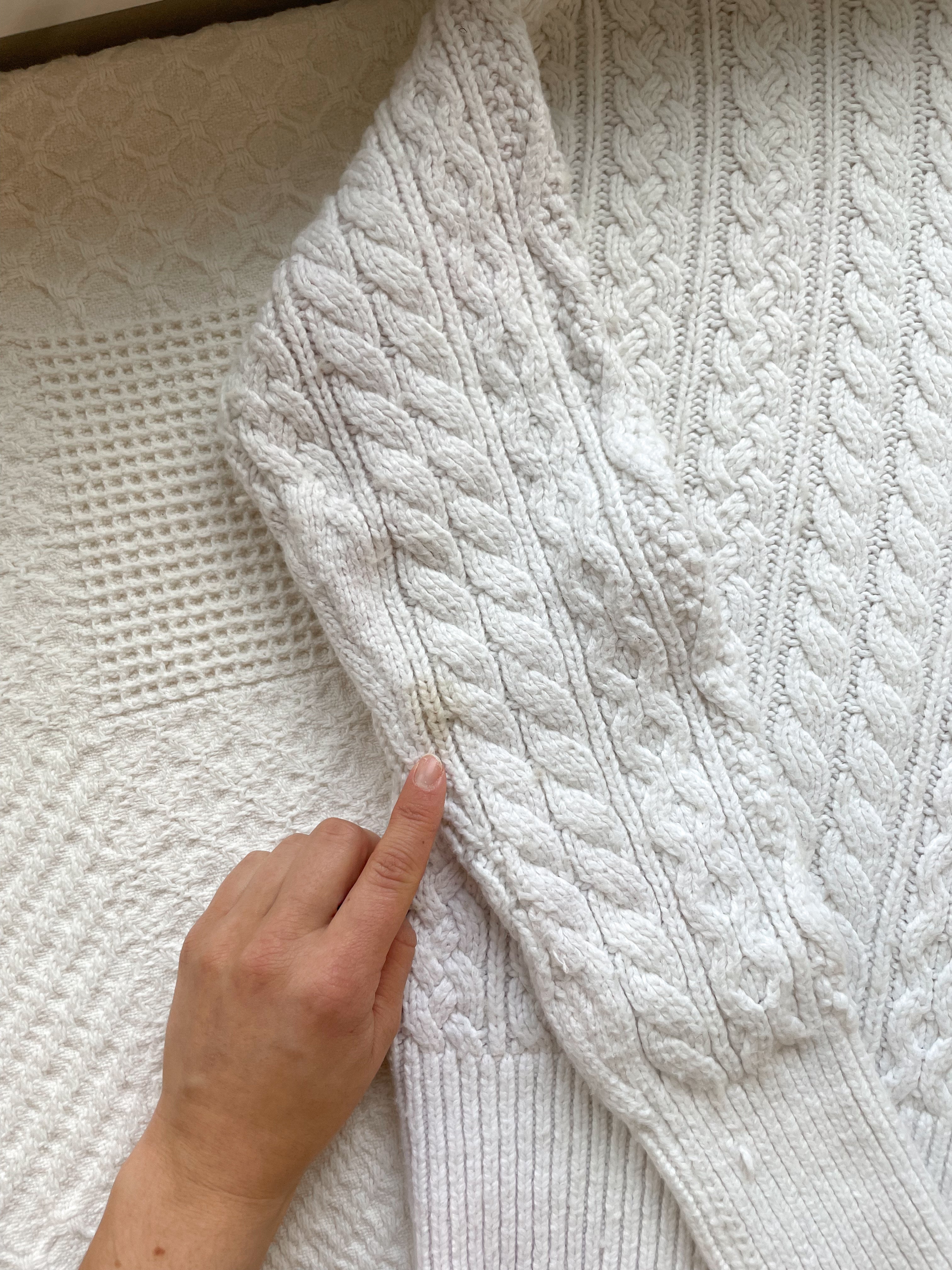 The White Cable Knit Mockneck (M)