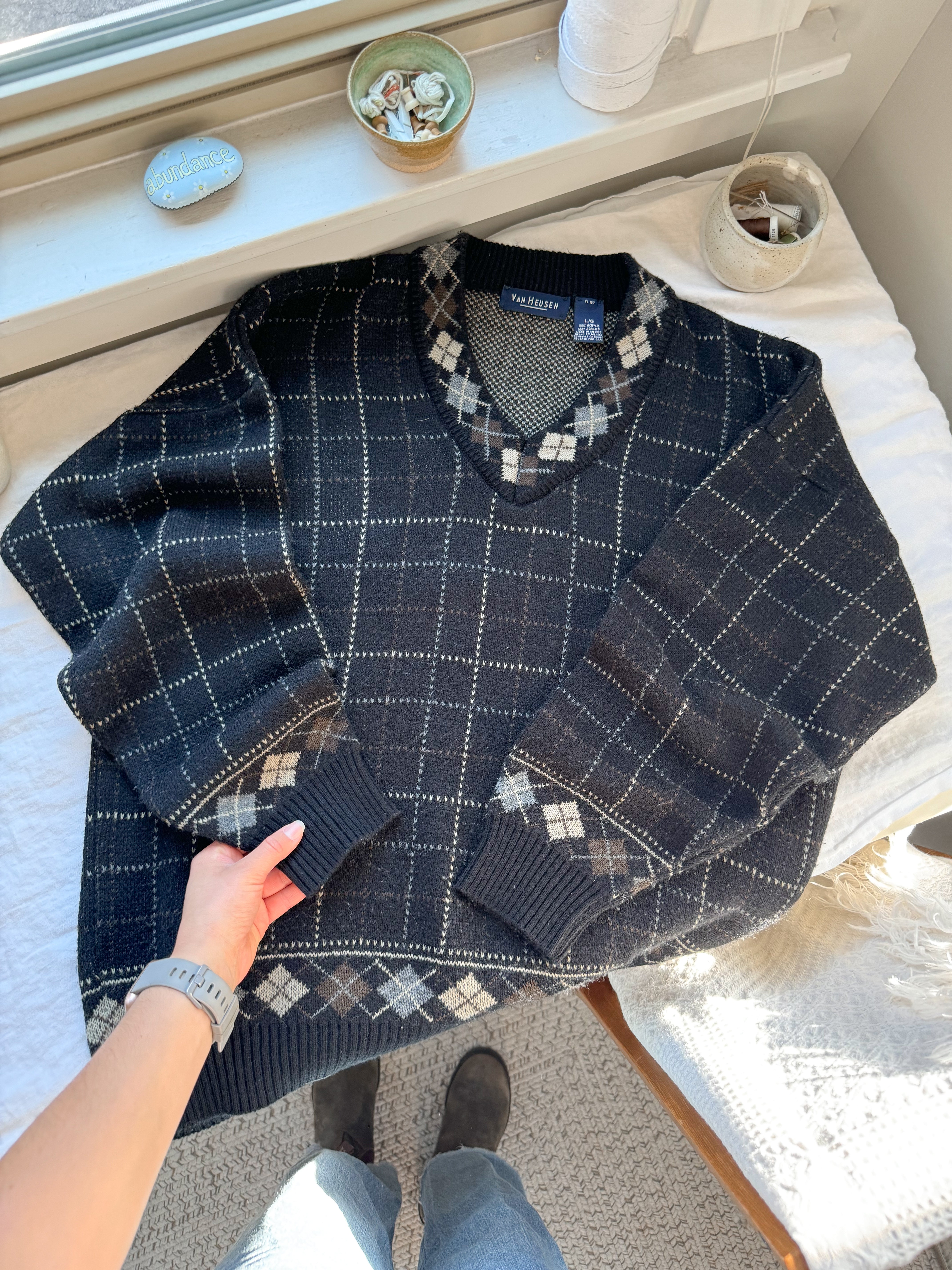 The Coffehouse V Neck Sweater (L)