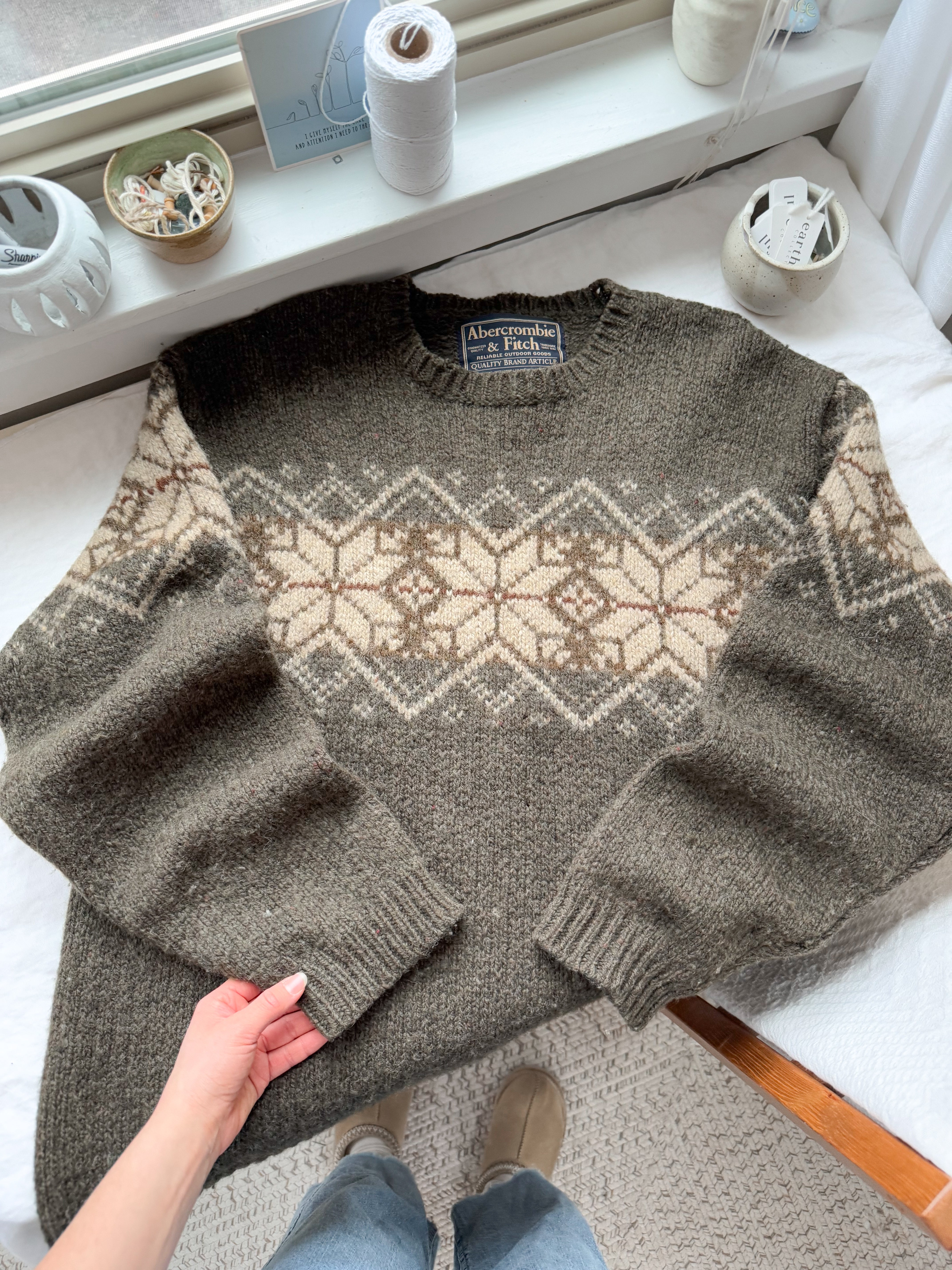 The Wooden Snowflake Sweater (XL)
