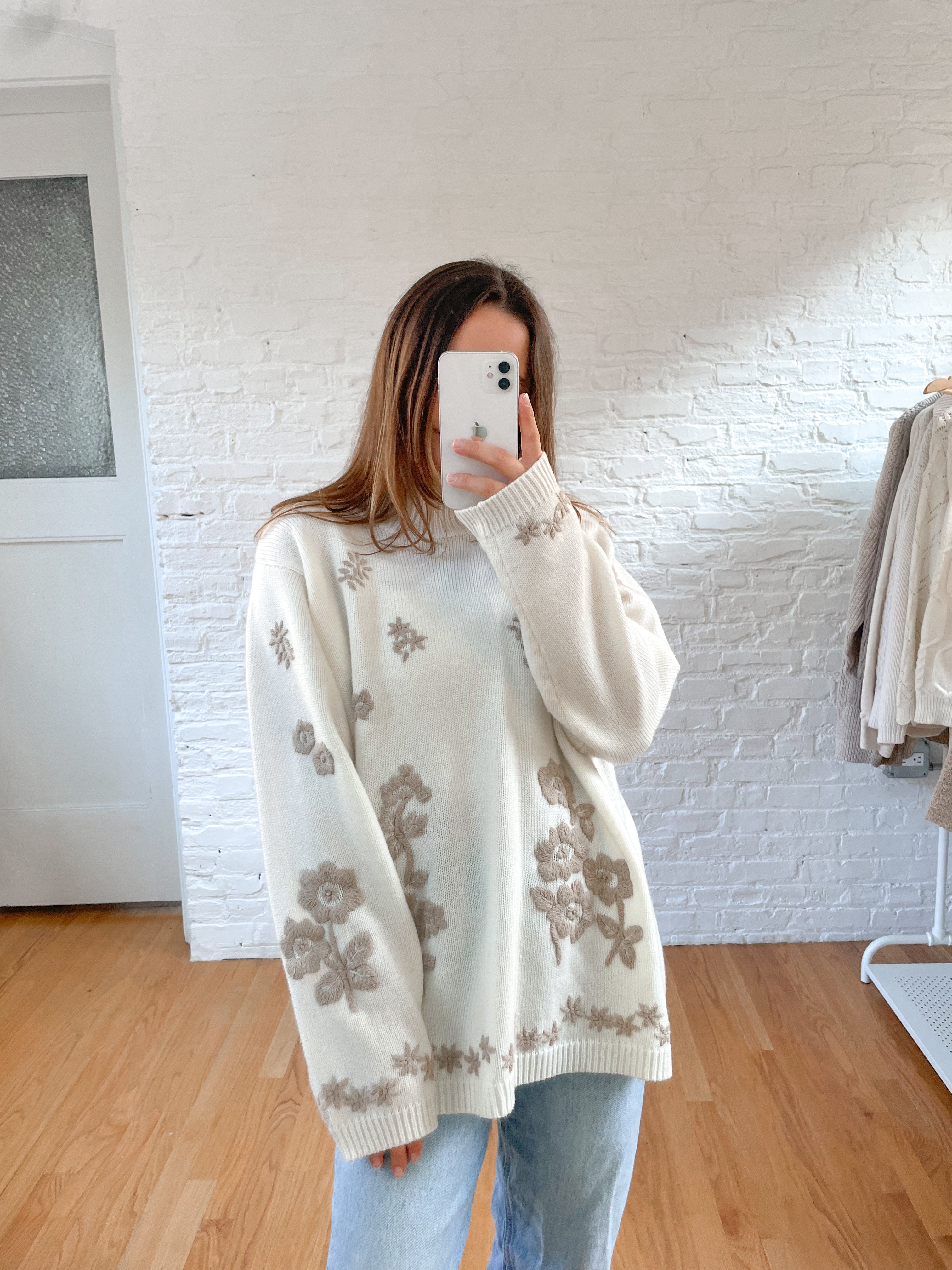 The Neutral Floral Mockneck (1x)