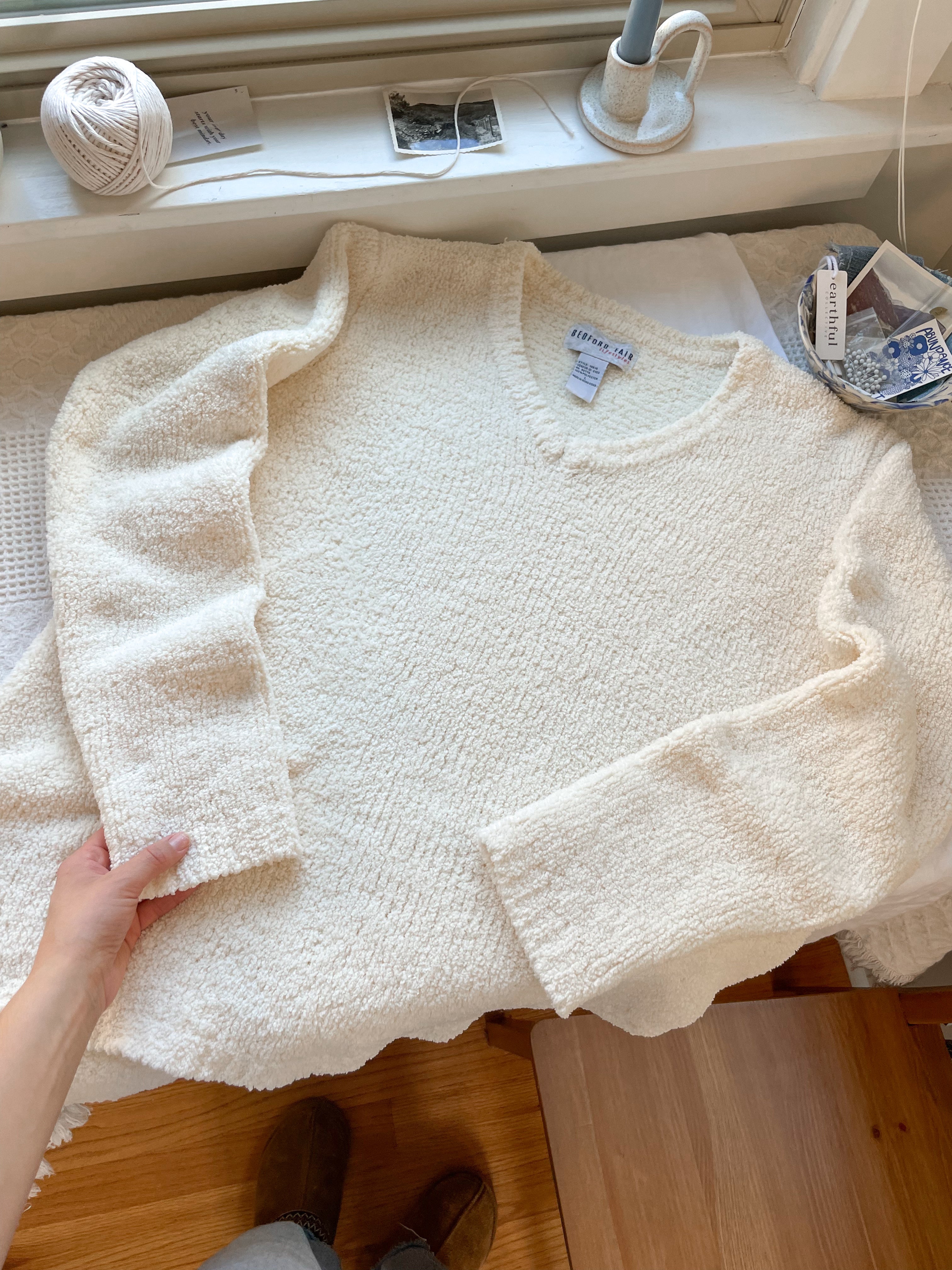 The Cream Blanket Sweater (L)