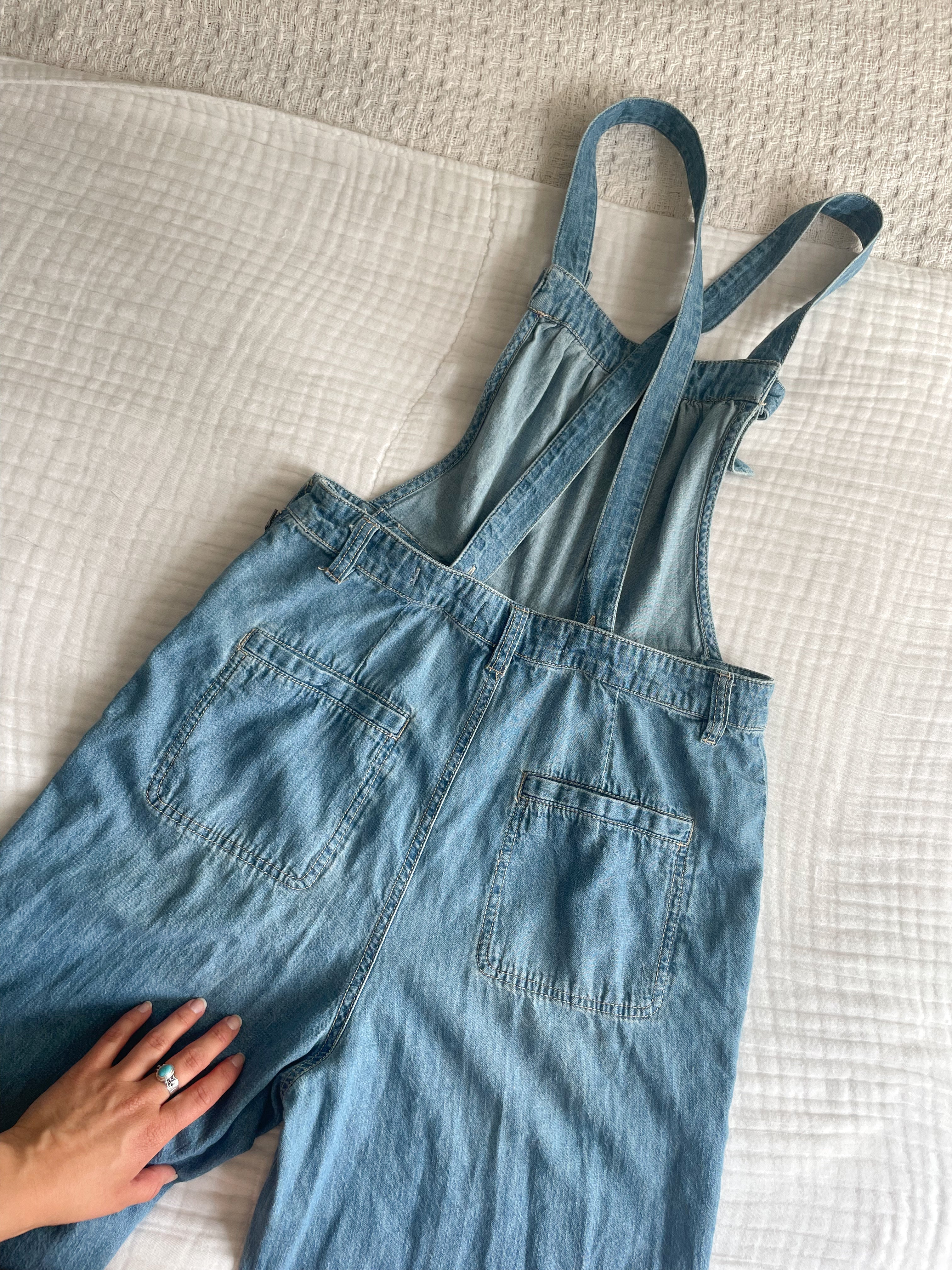 The Wide Leg Crop Overalls (S)