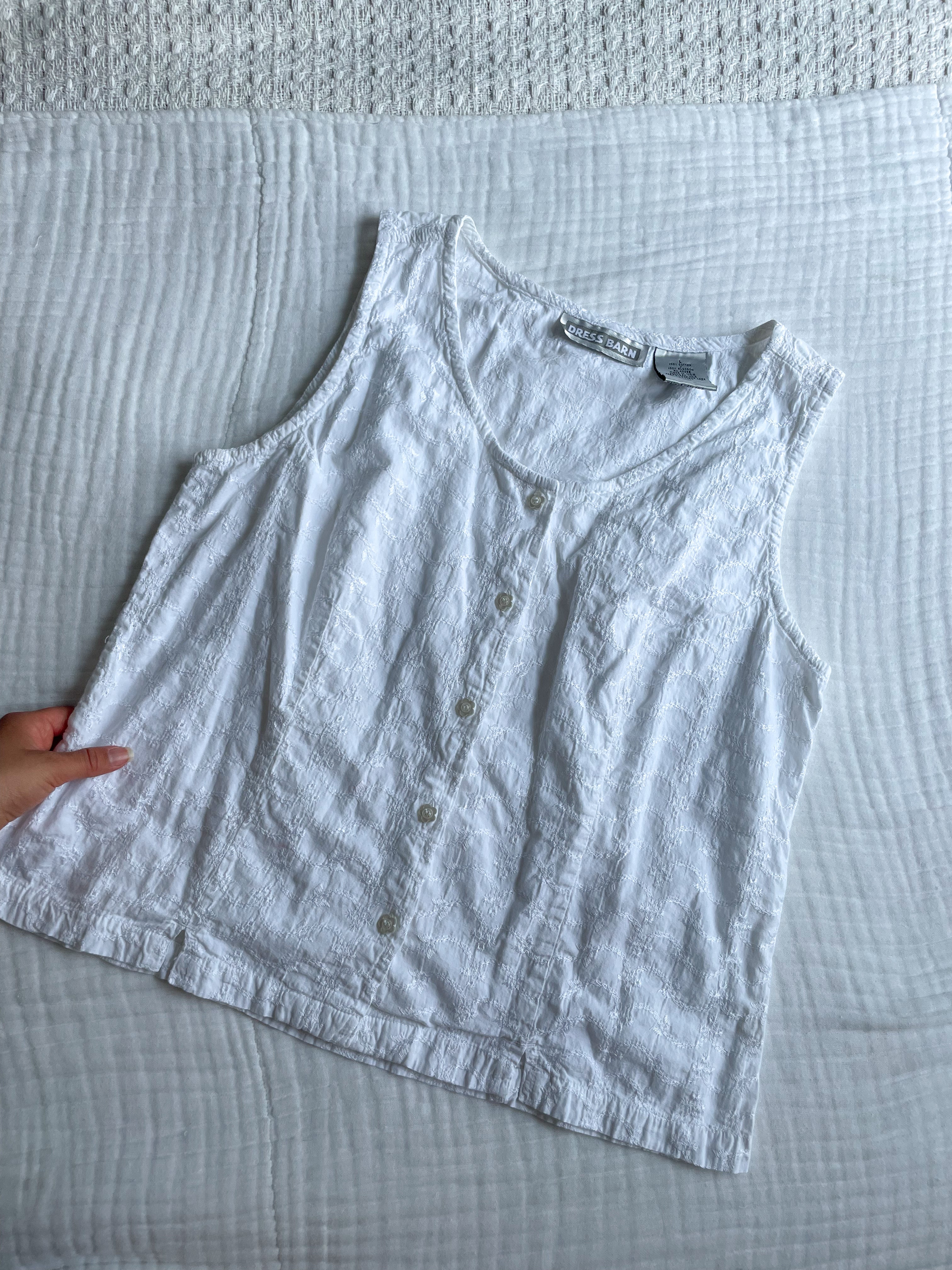 The Eyelet Flower Button Tank (L)