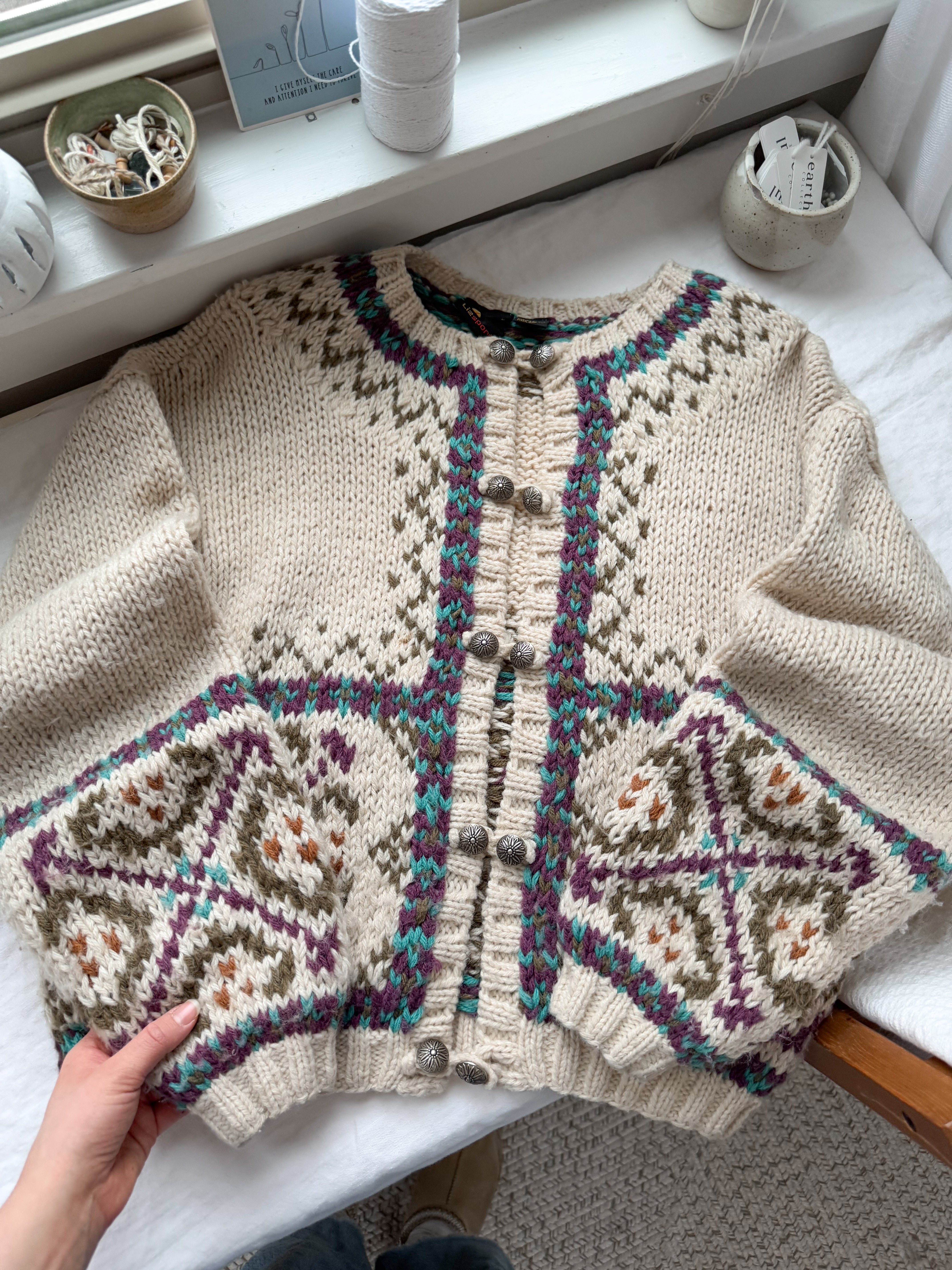 The Color Splash Clasp Sweater (L)