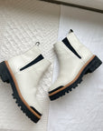 The White Chelsea Boots (6.5)