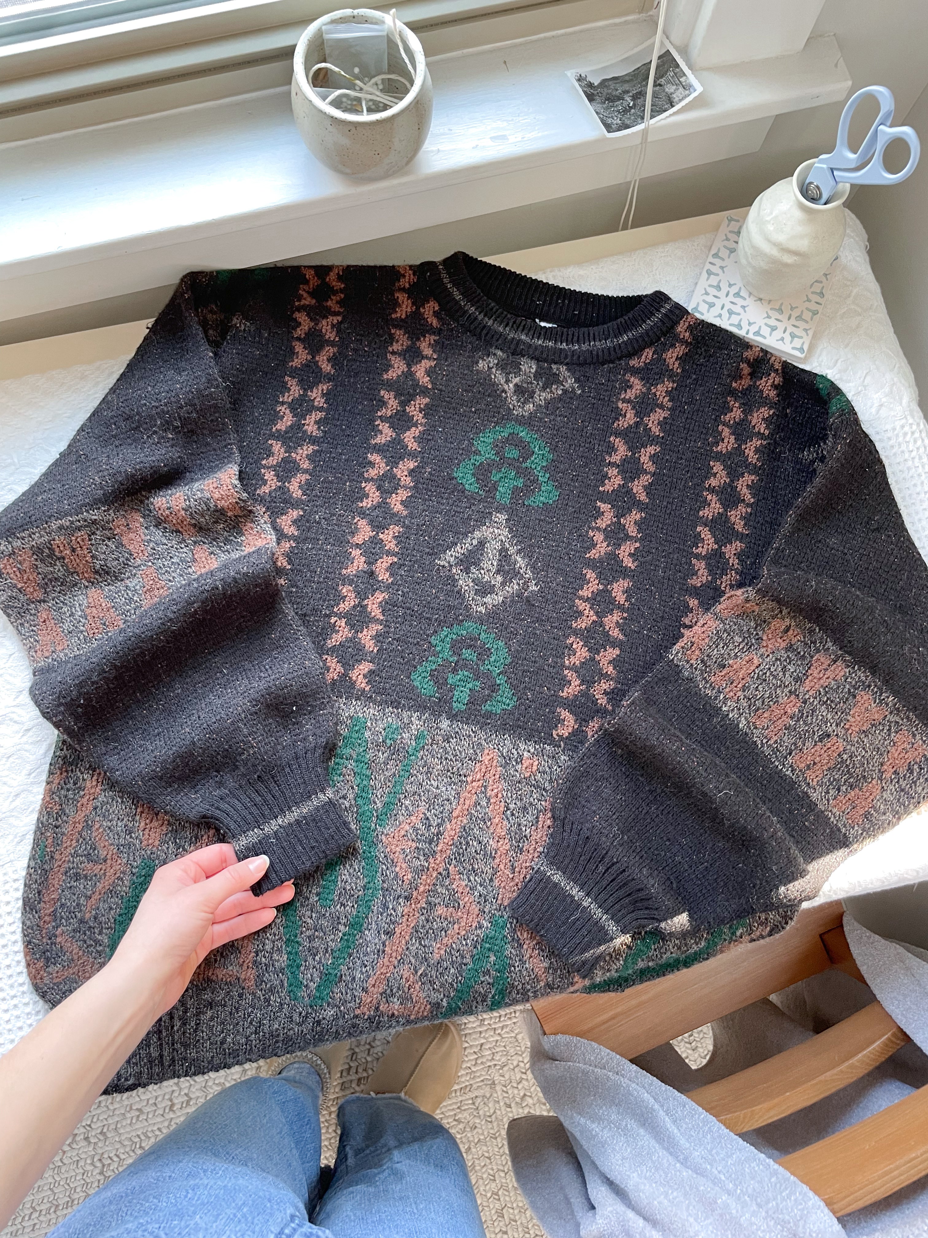 The Symbol Sweater (L)