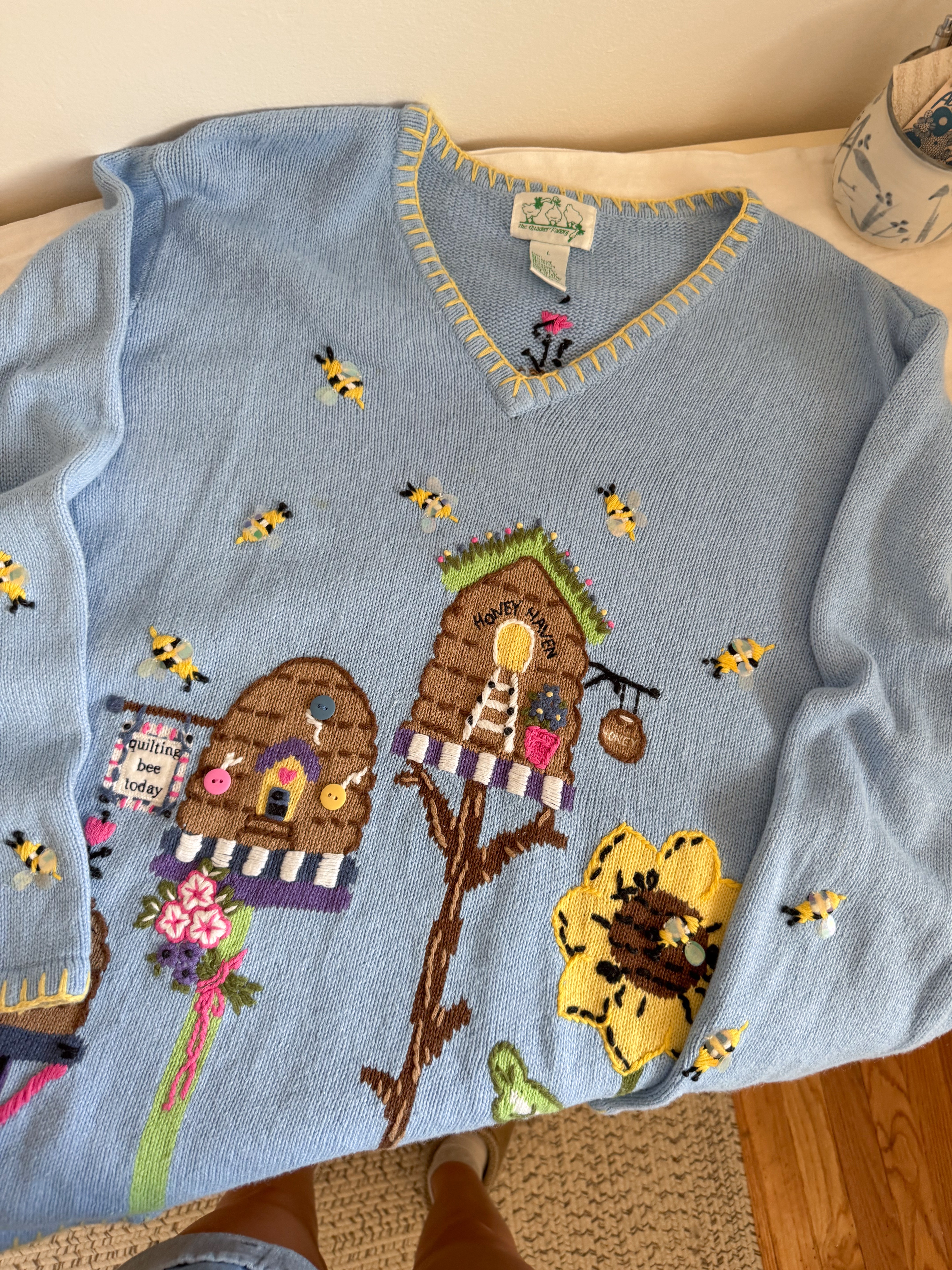 The Honey Bee Sweater (L)