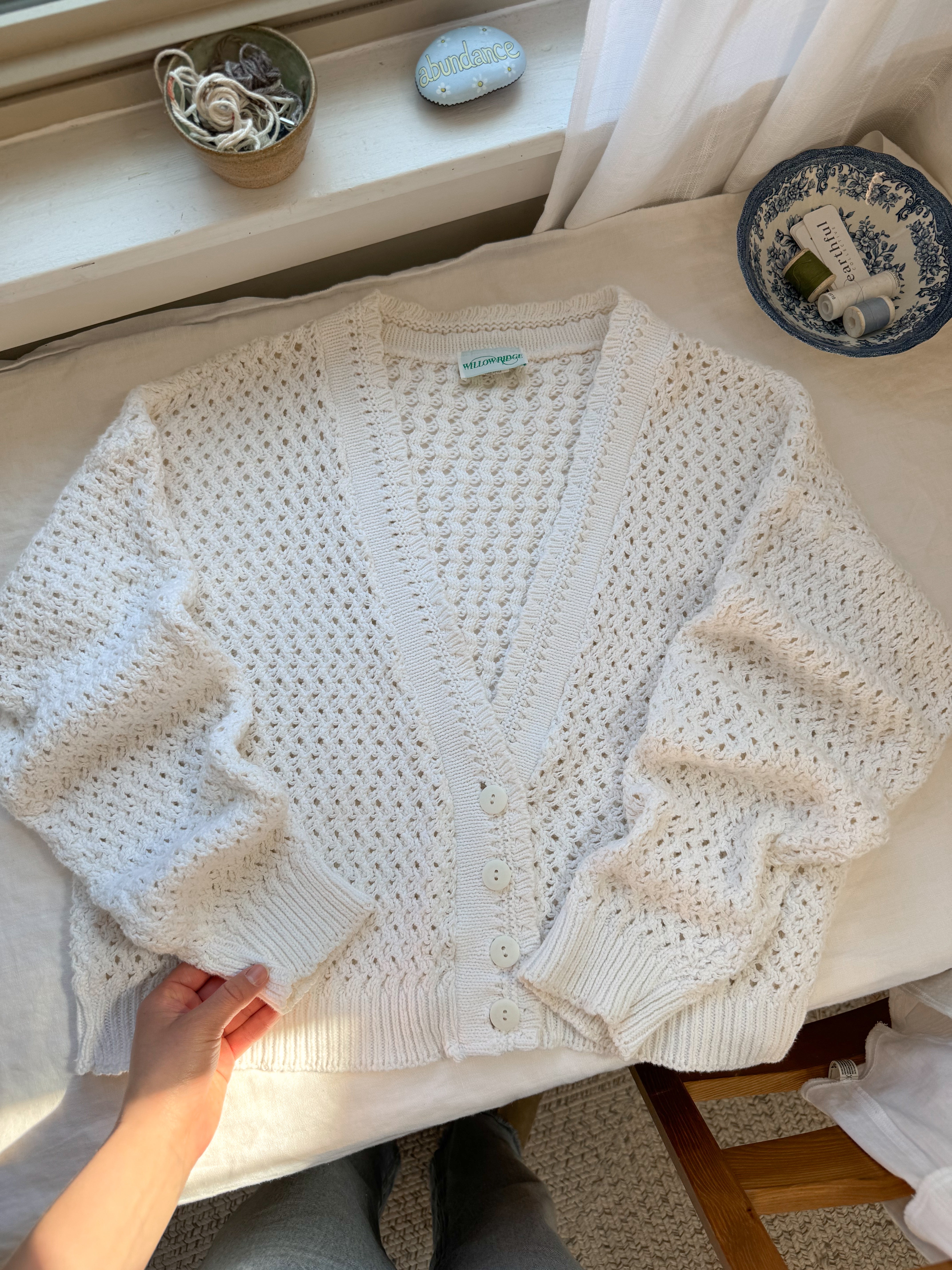 The White Crochet Cropped Cardigan (M)