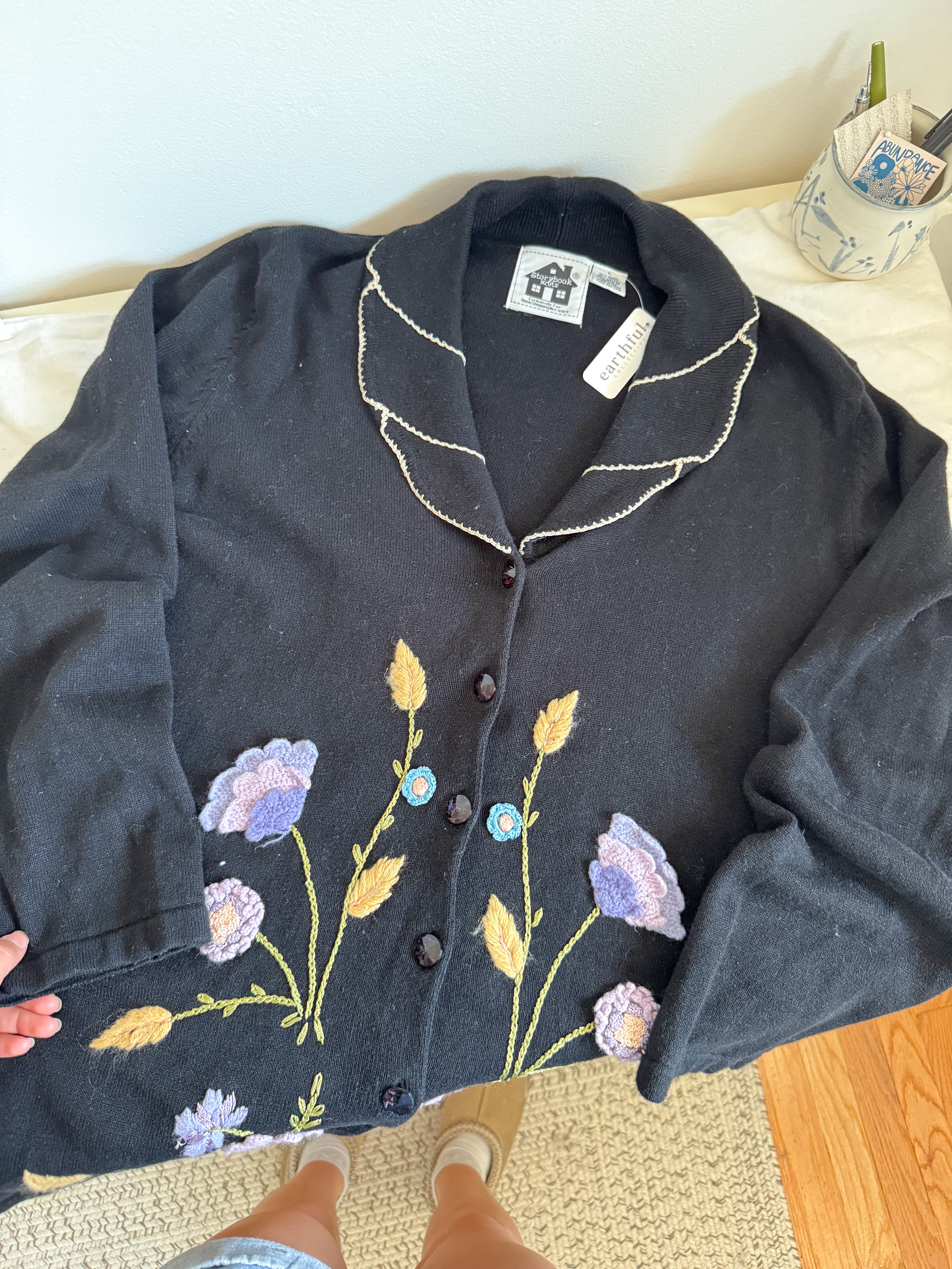 The Moody Flower Cardigan (L)