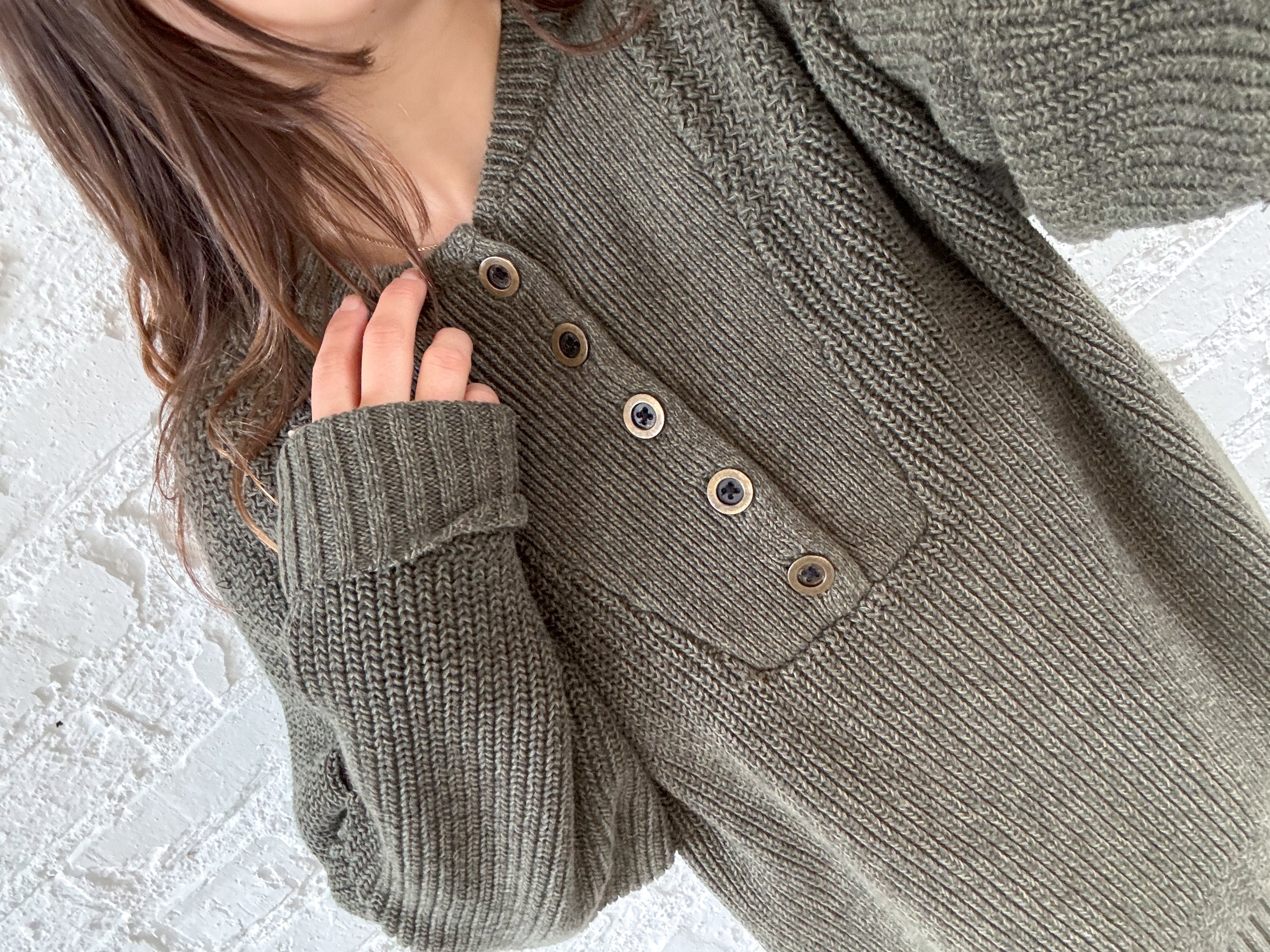 The Olive Henley Sweater (M)