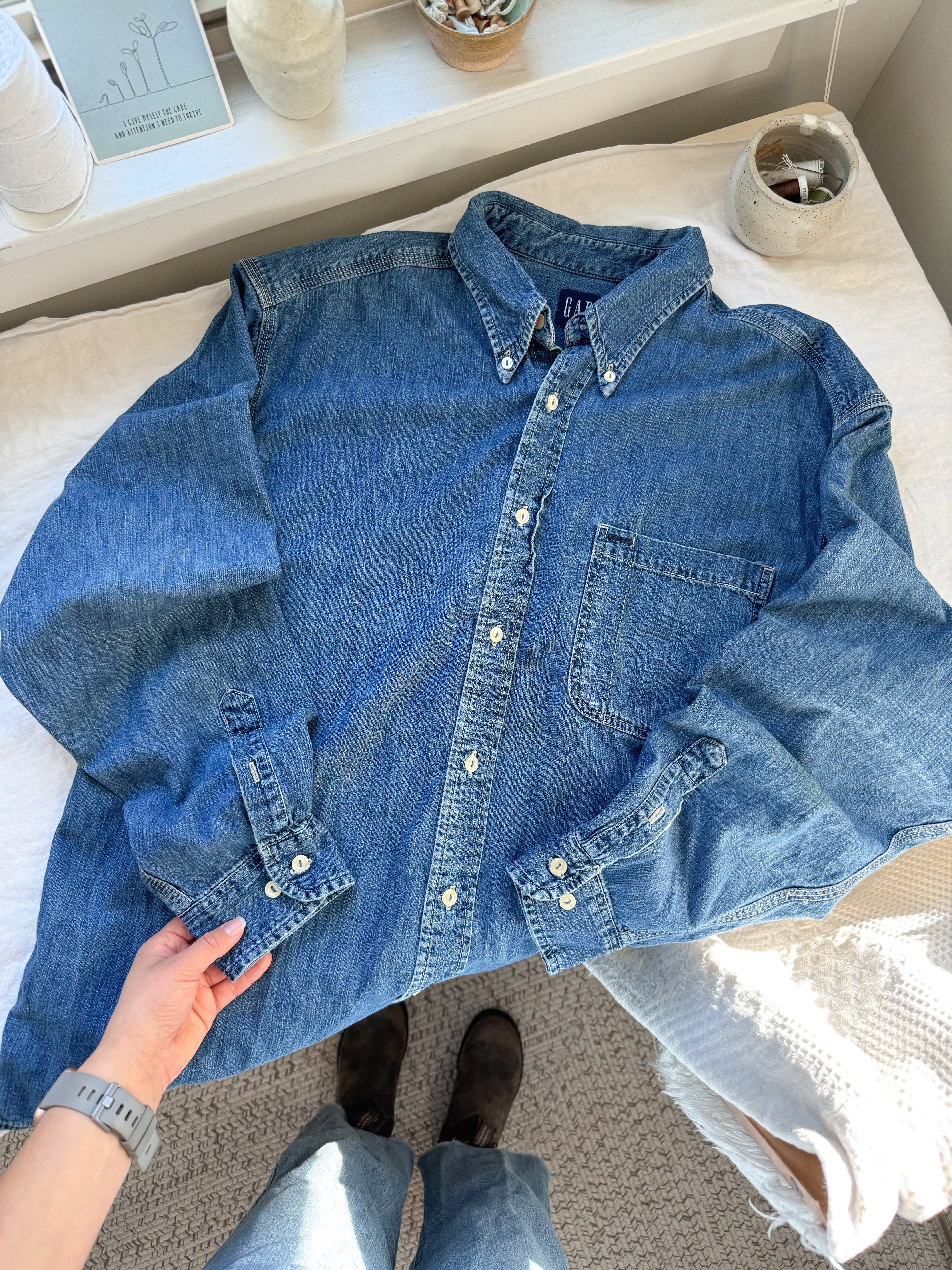 The Dusk Chambray Shirt (L)