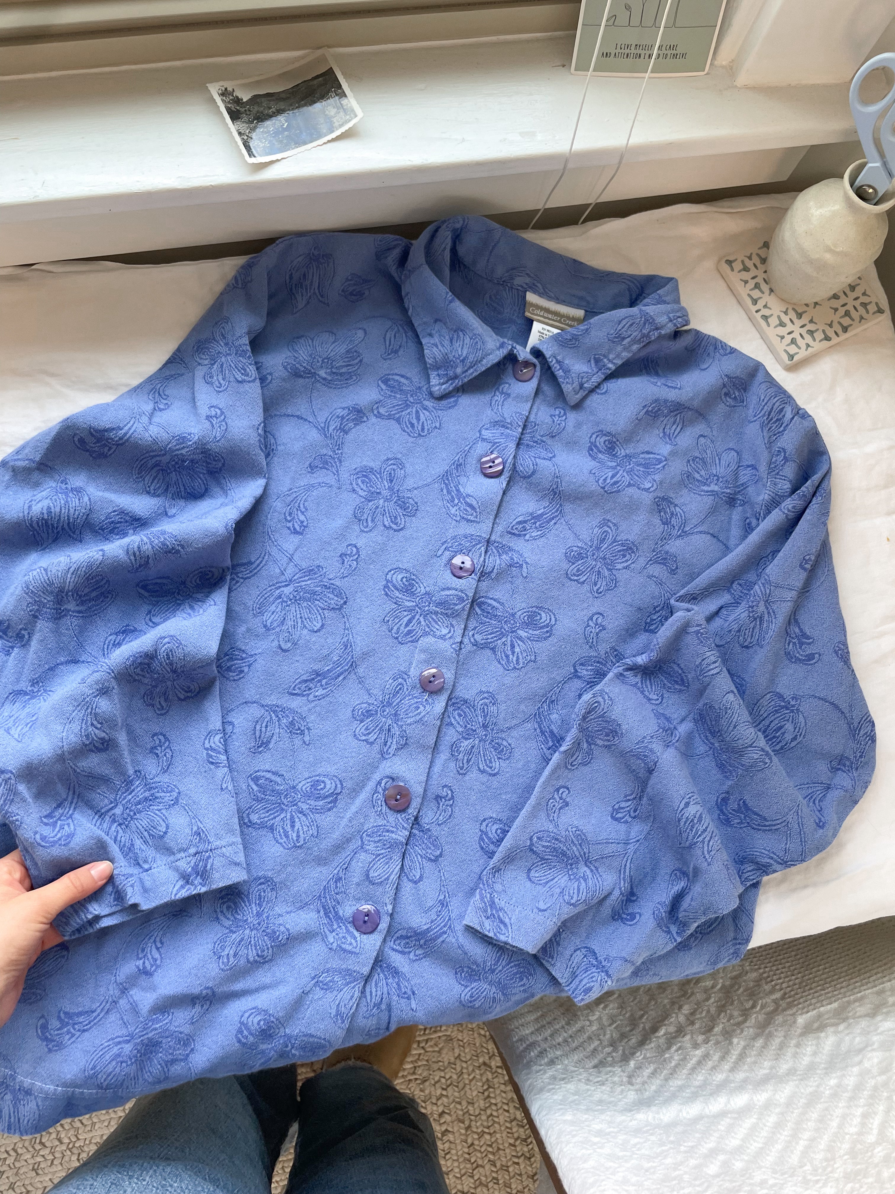 The Floral Cornflower Button Up (L)