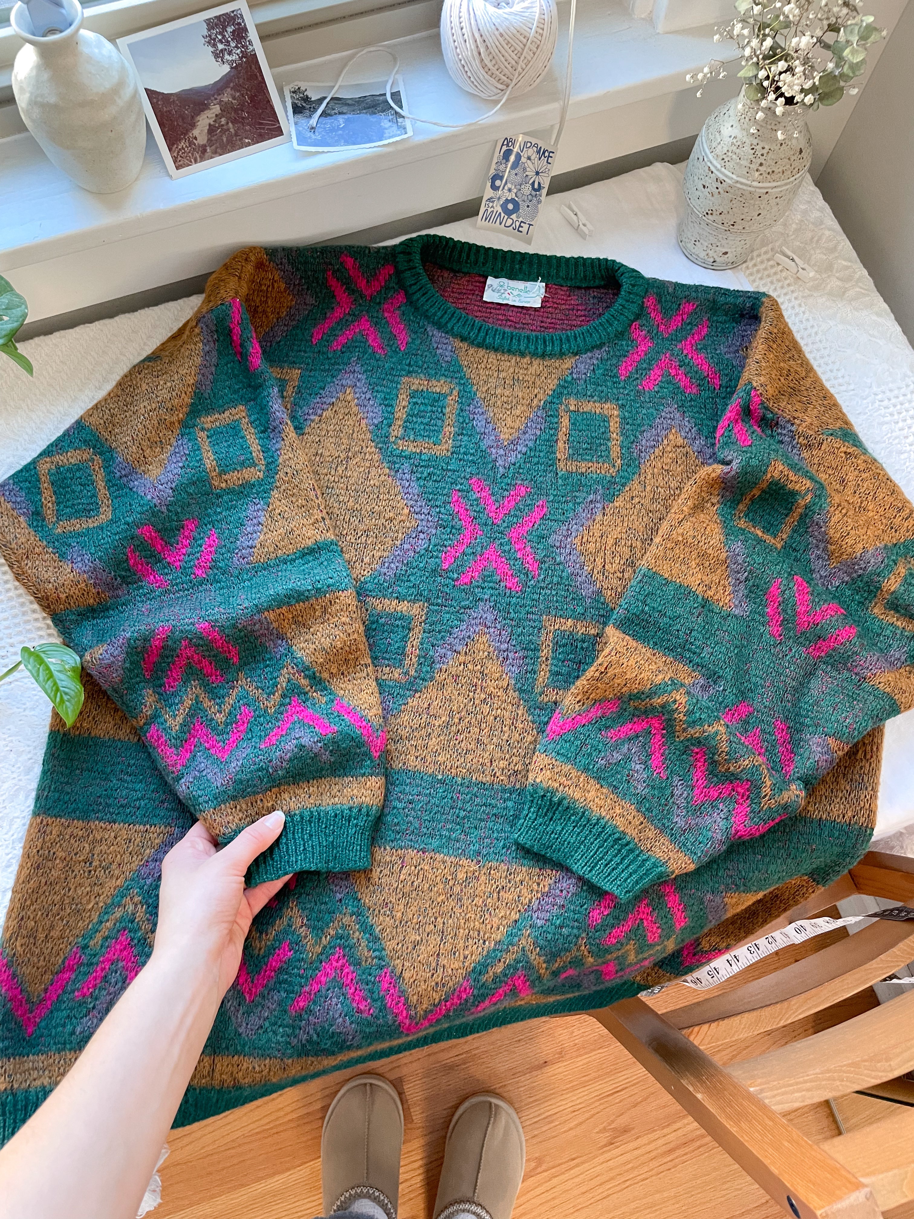 The Colorful Geometric Sweater (L)