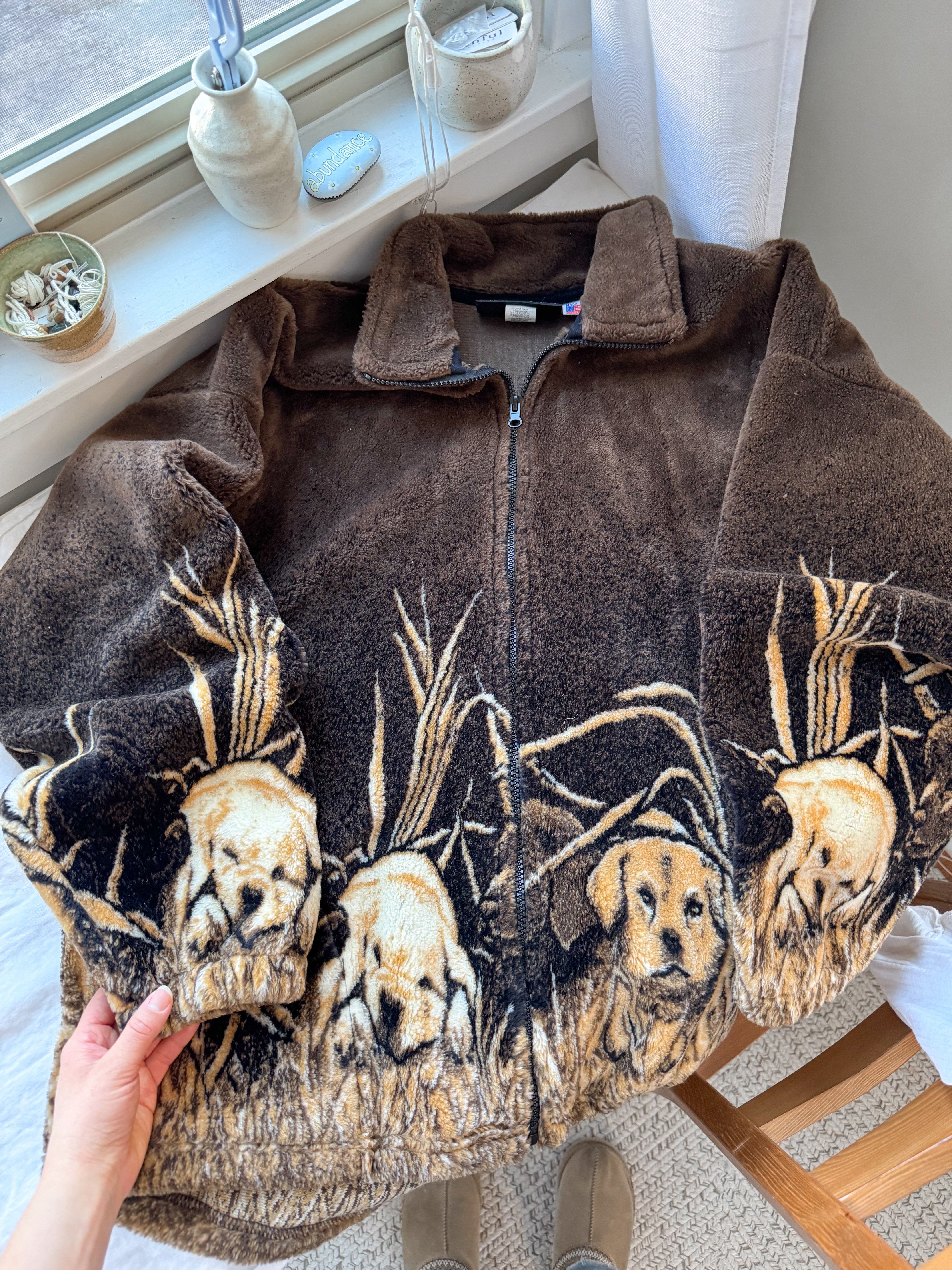The Dog &amp; Grass Fuzzy Zip Up (L)