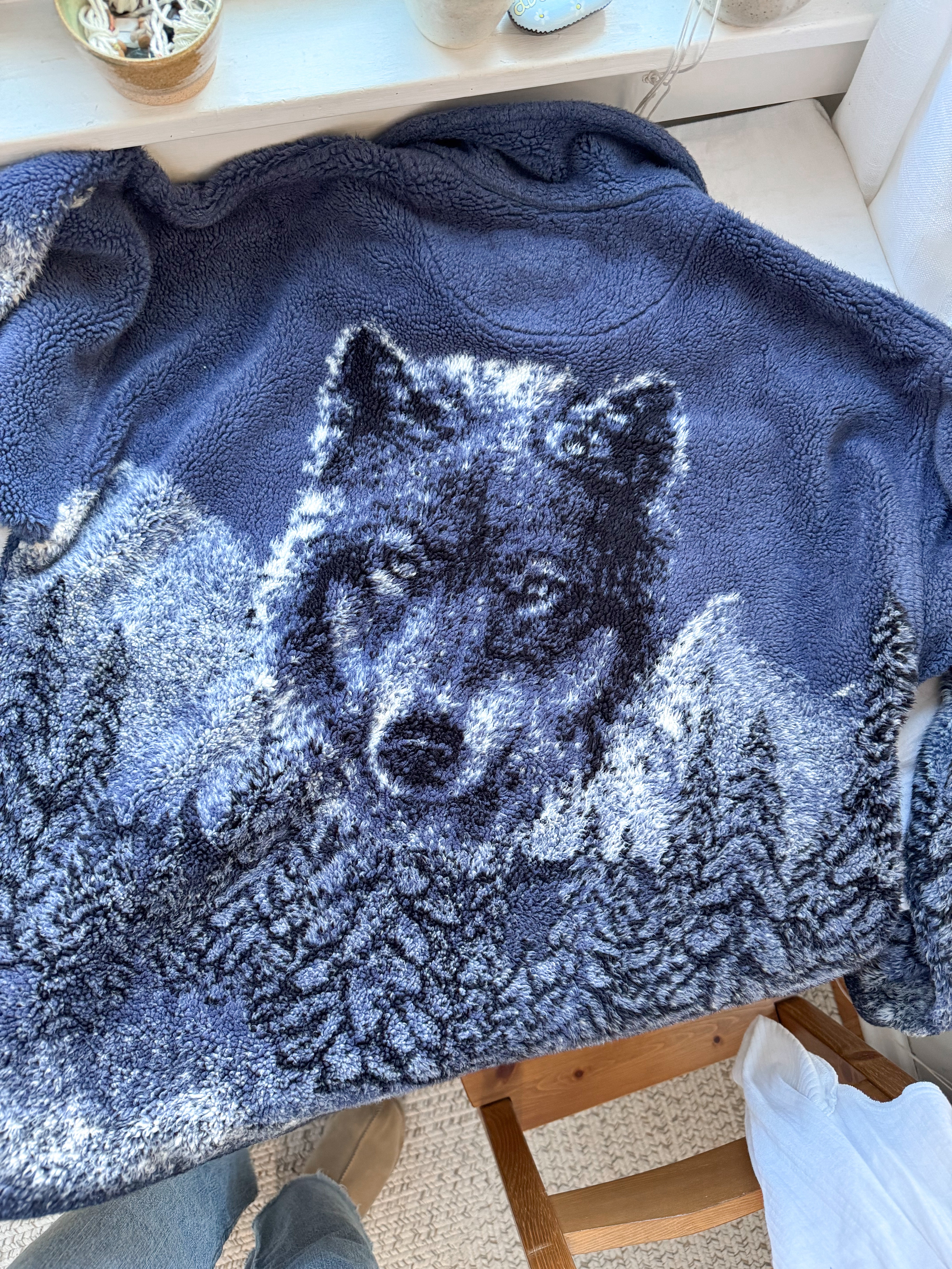 The Snow Mountain Wolf Fuzzy Zip Up (M)