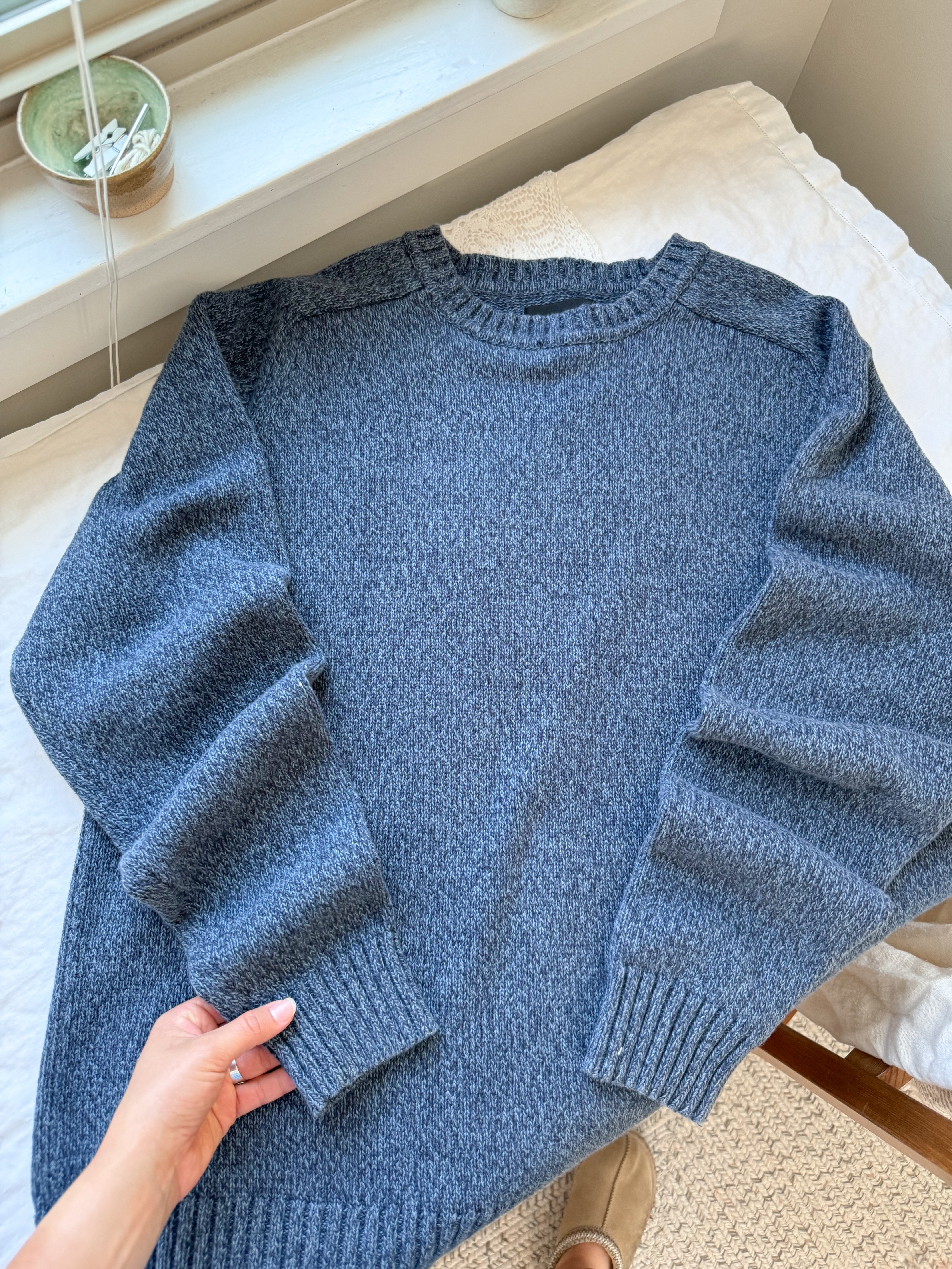 The Blue Basic Sweater (L)