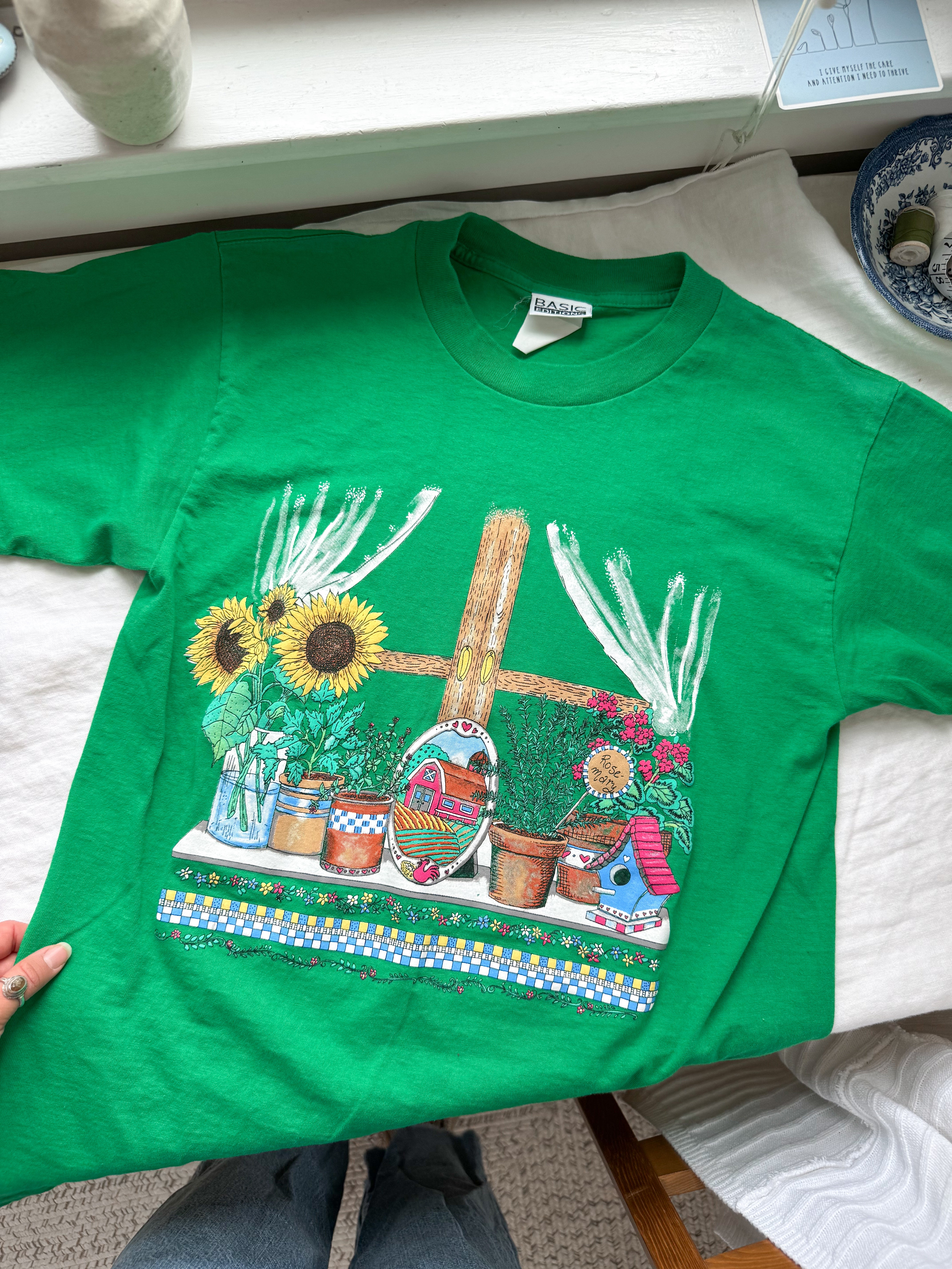 The Windowsill Tee (S)