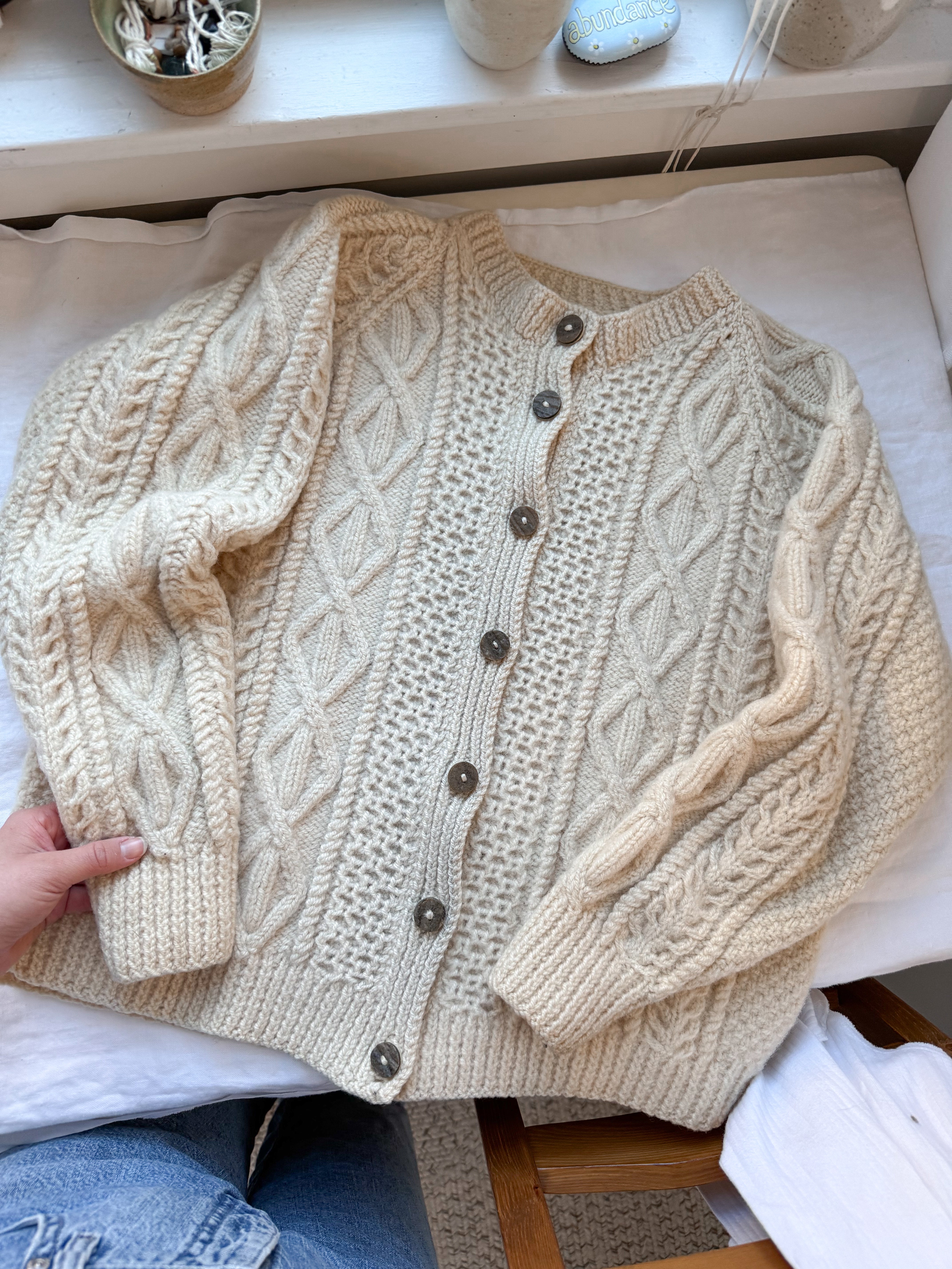 The Flat Button Yule Log Cardigan (S)