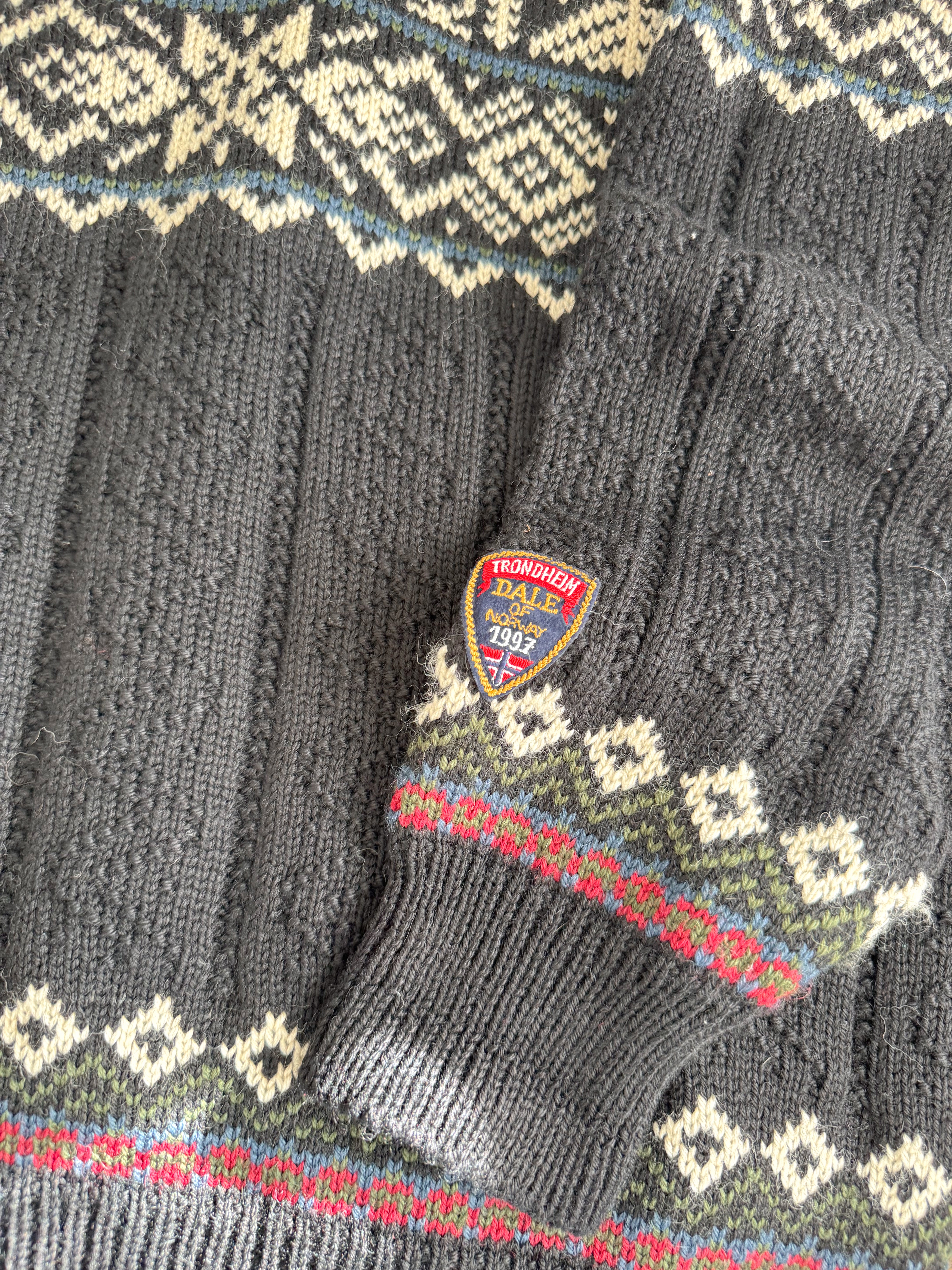 The Festive Norway Sweater (L)