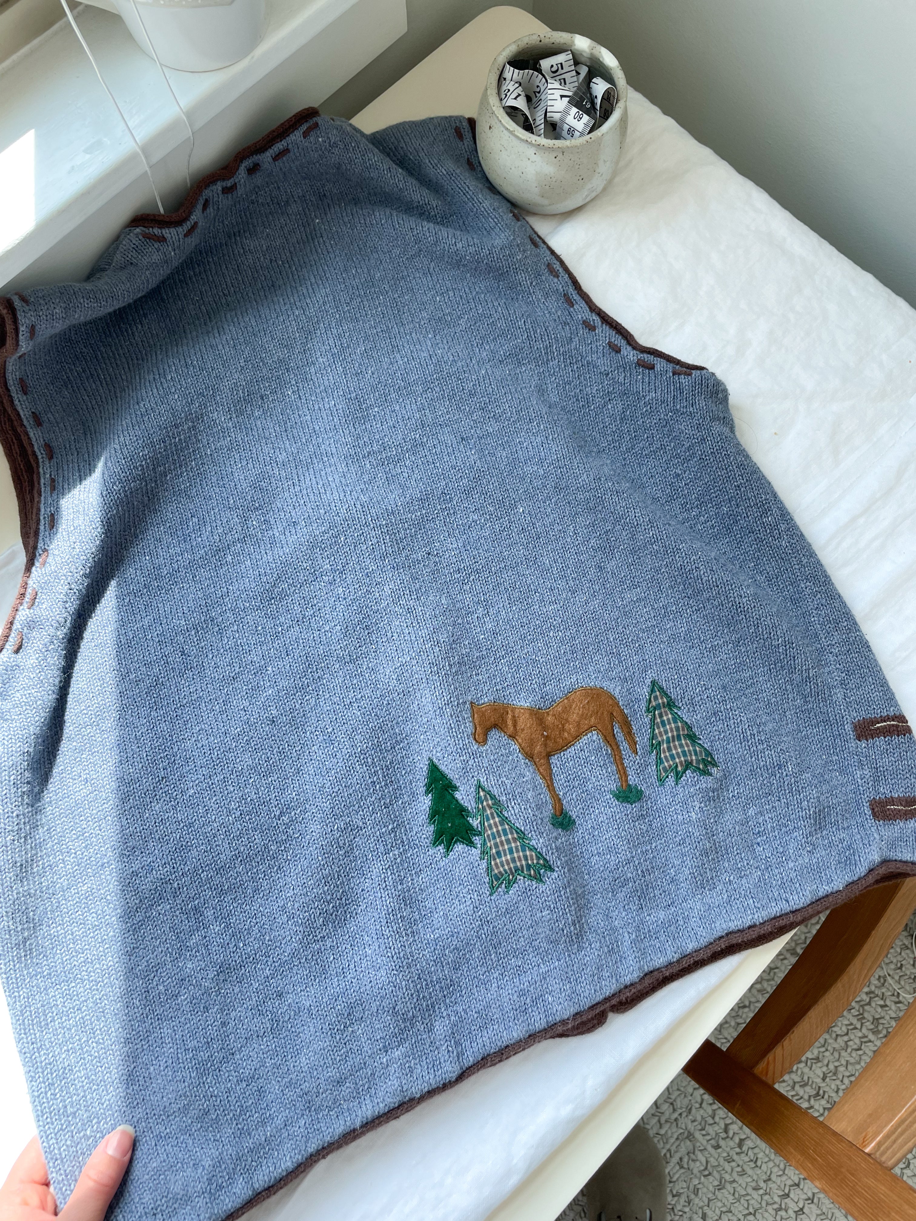 The Horse Sweater Vest (L)